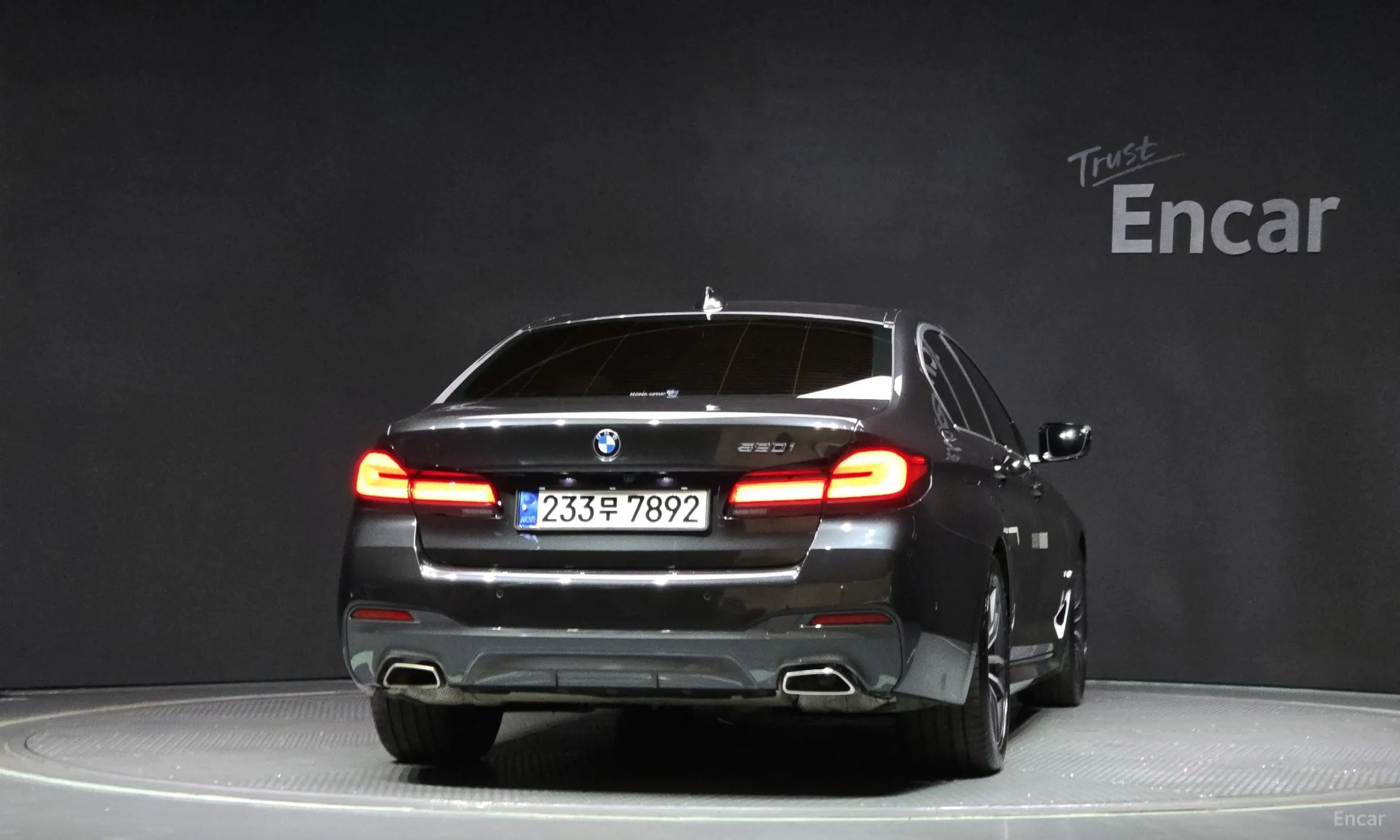 BMW 5 Series (G30) превью 3