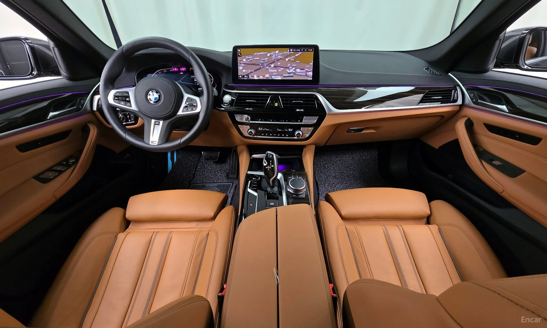 BMW 5 Series (G30) превью 4