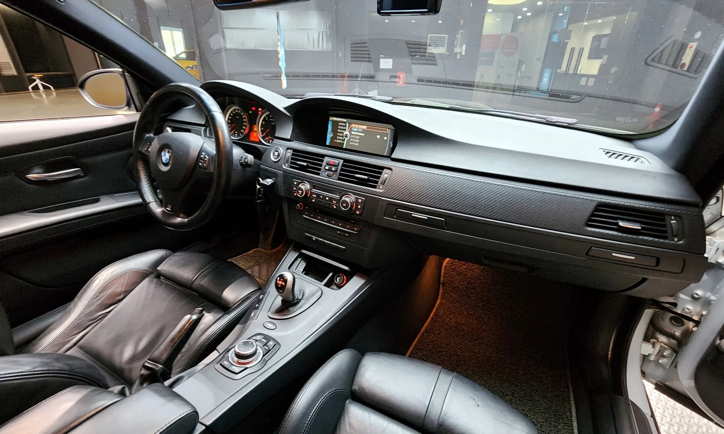 BMW M3 (E90) превью 4