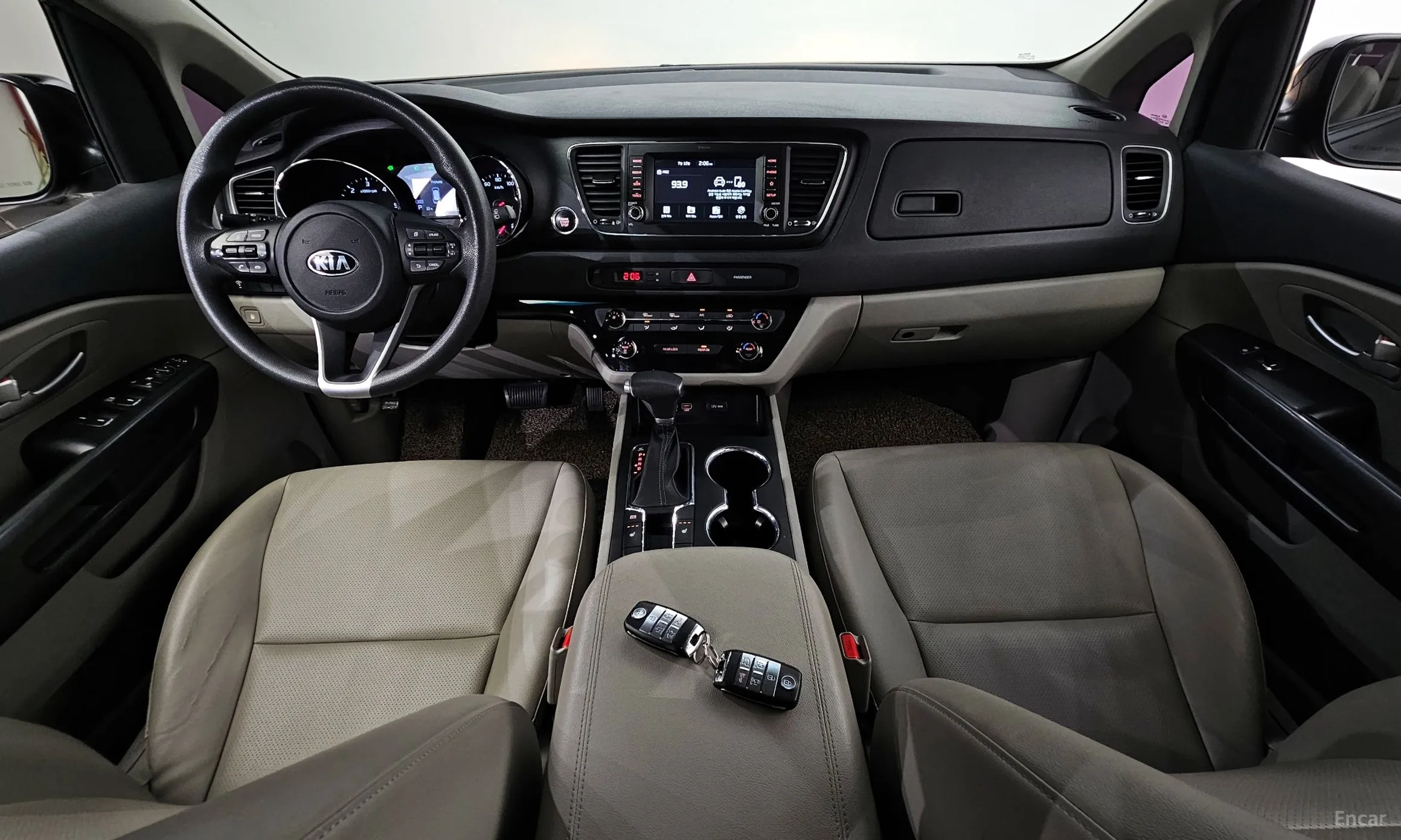 Kia Carnival превью 4