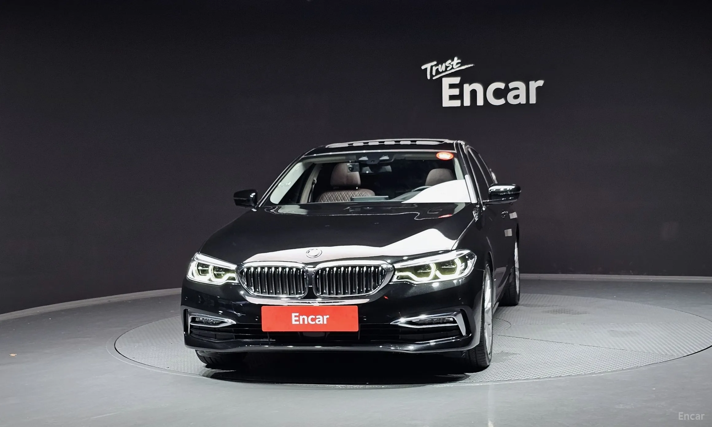 BMW 5 Series (G30) превью 2