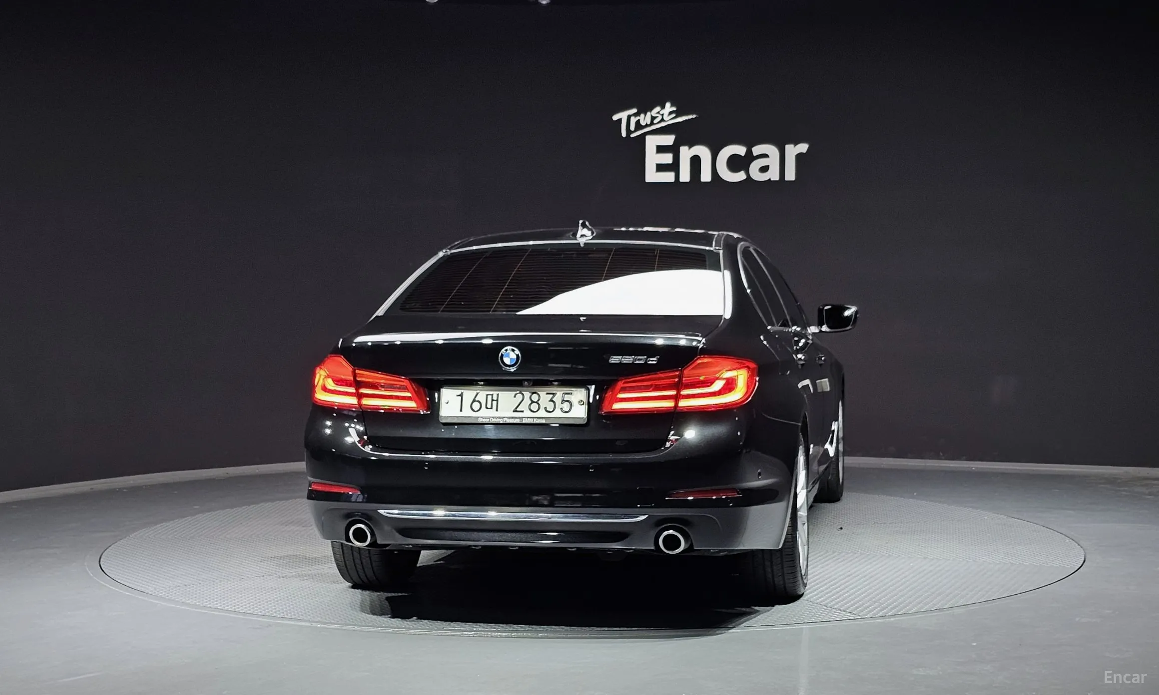 BMW 5 Series (G30) превью 3