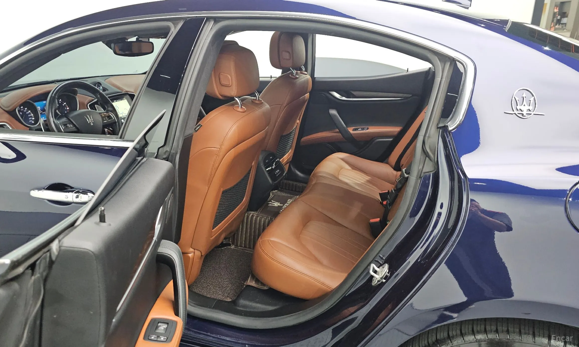 Maserati Ghibli превью 12
