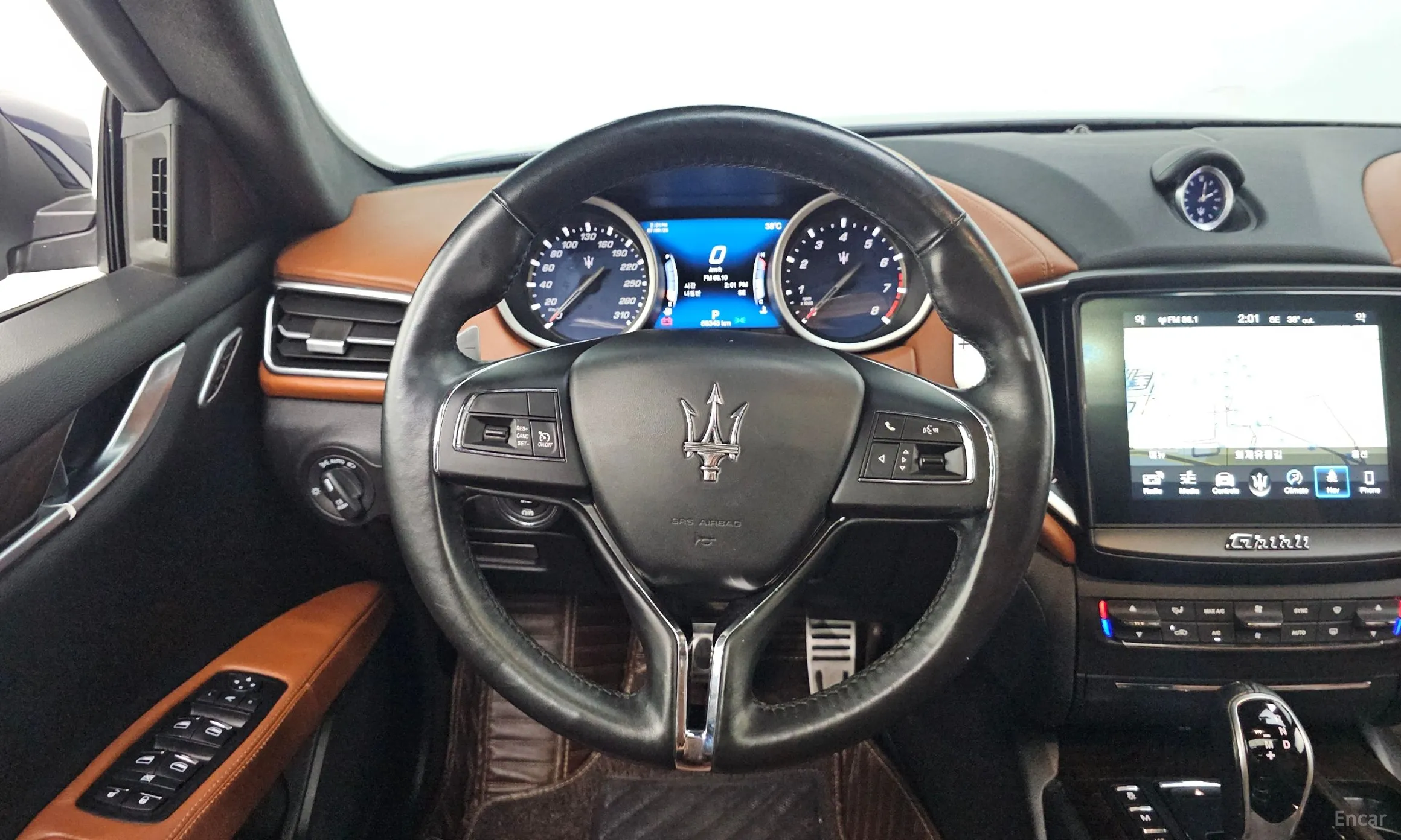 Maserati Ghibli превью 13