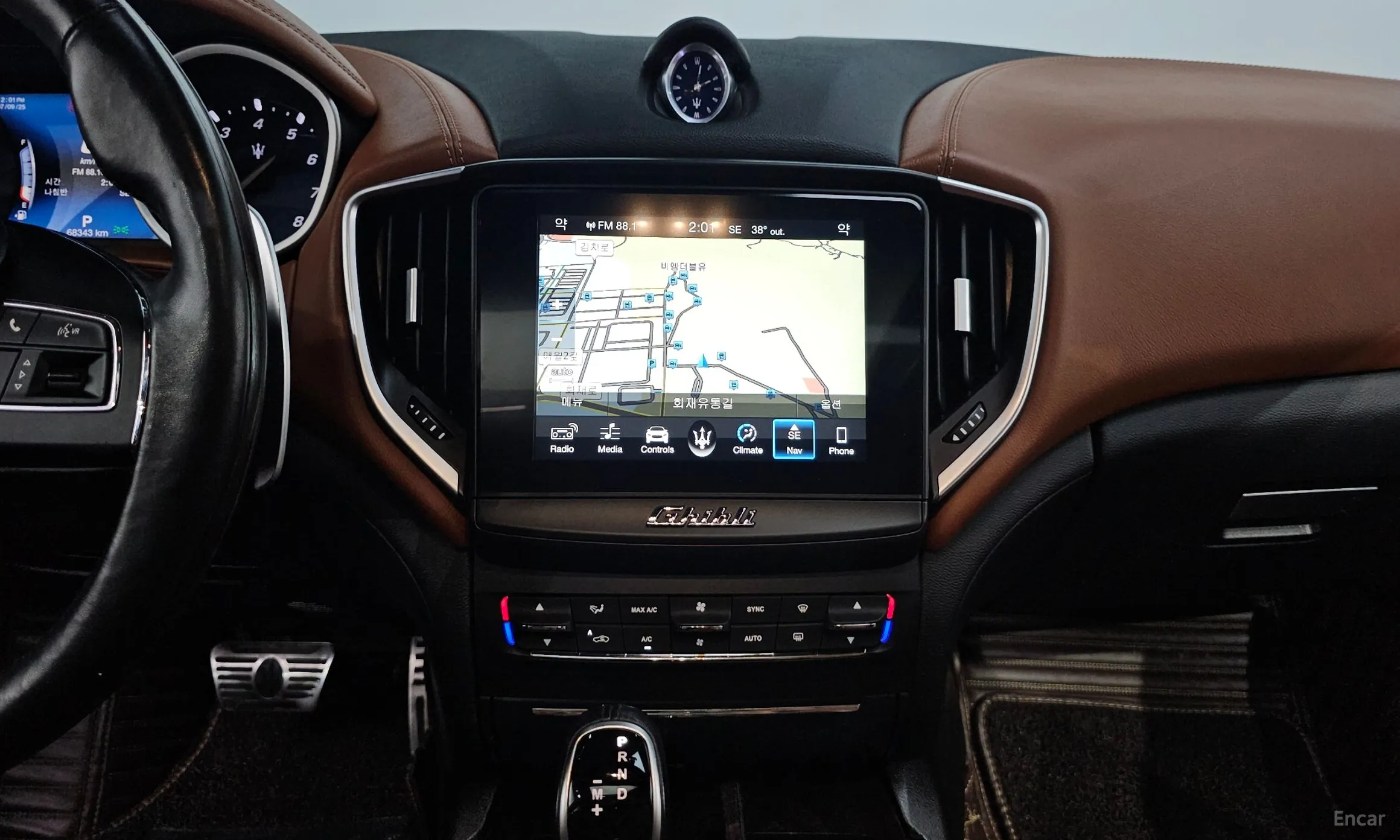 Maserati Ghibli превью 14