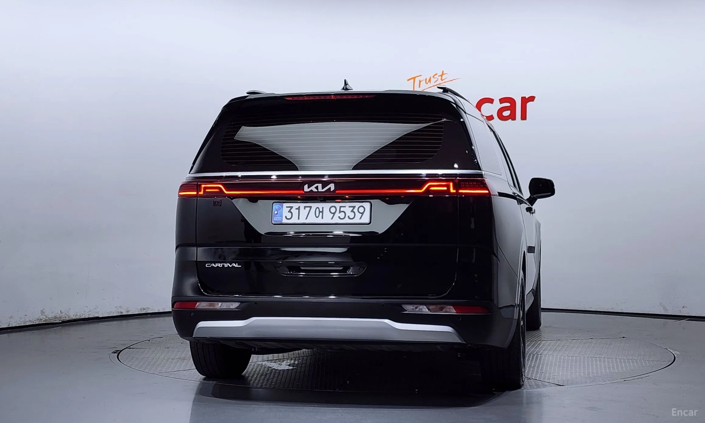 Kia Carnival Gen 4 превью 3