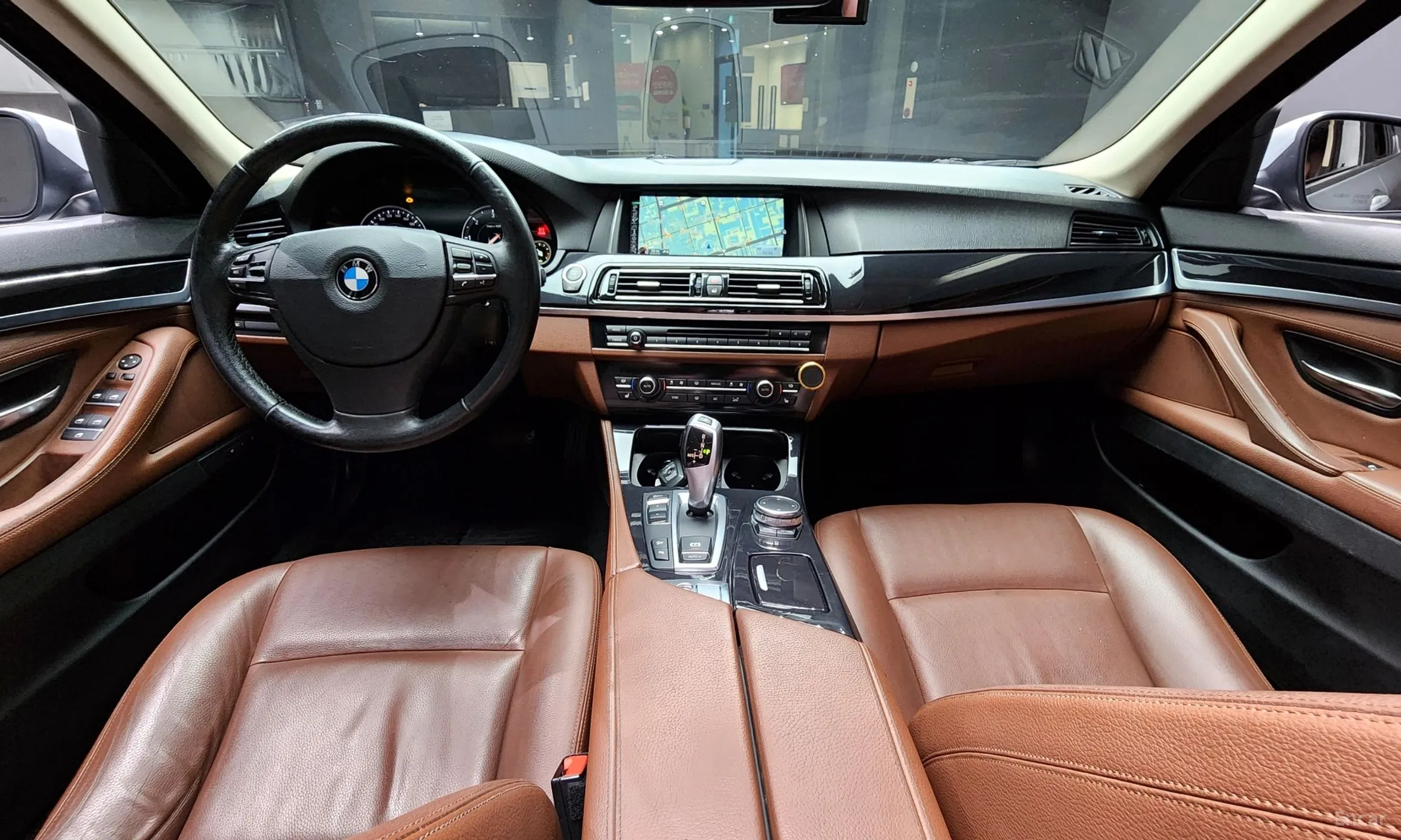 BMW 5 Series (F10) превью 4