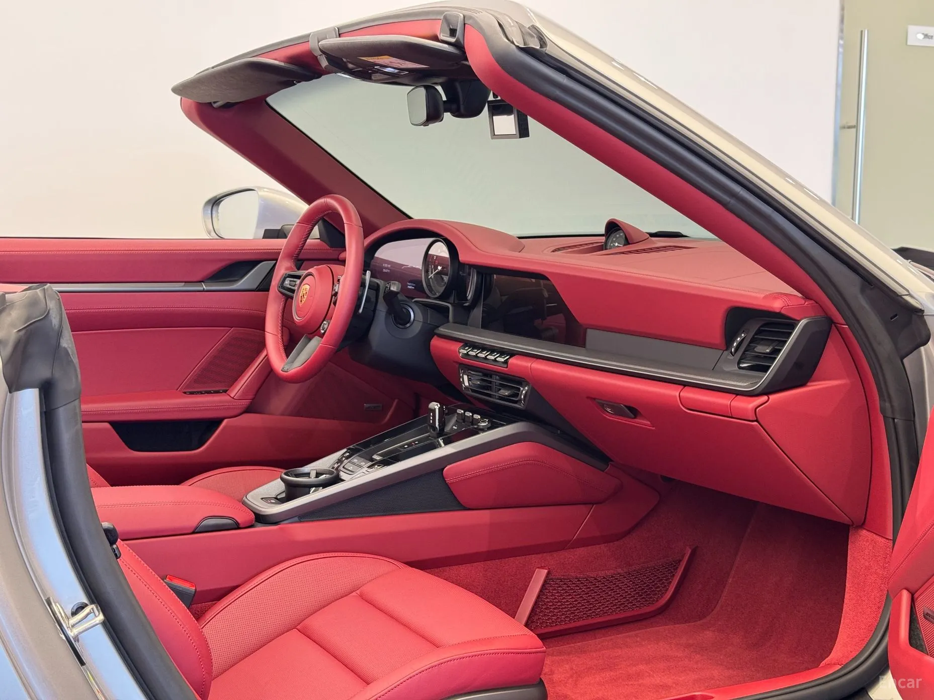 Porsche 911 (992) превью 4