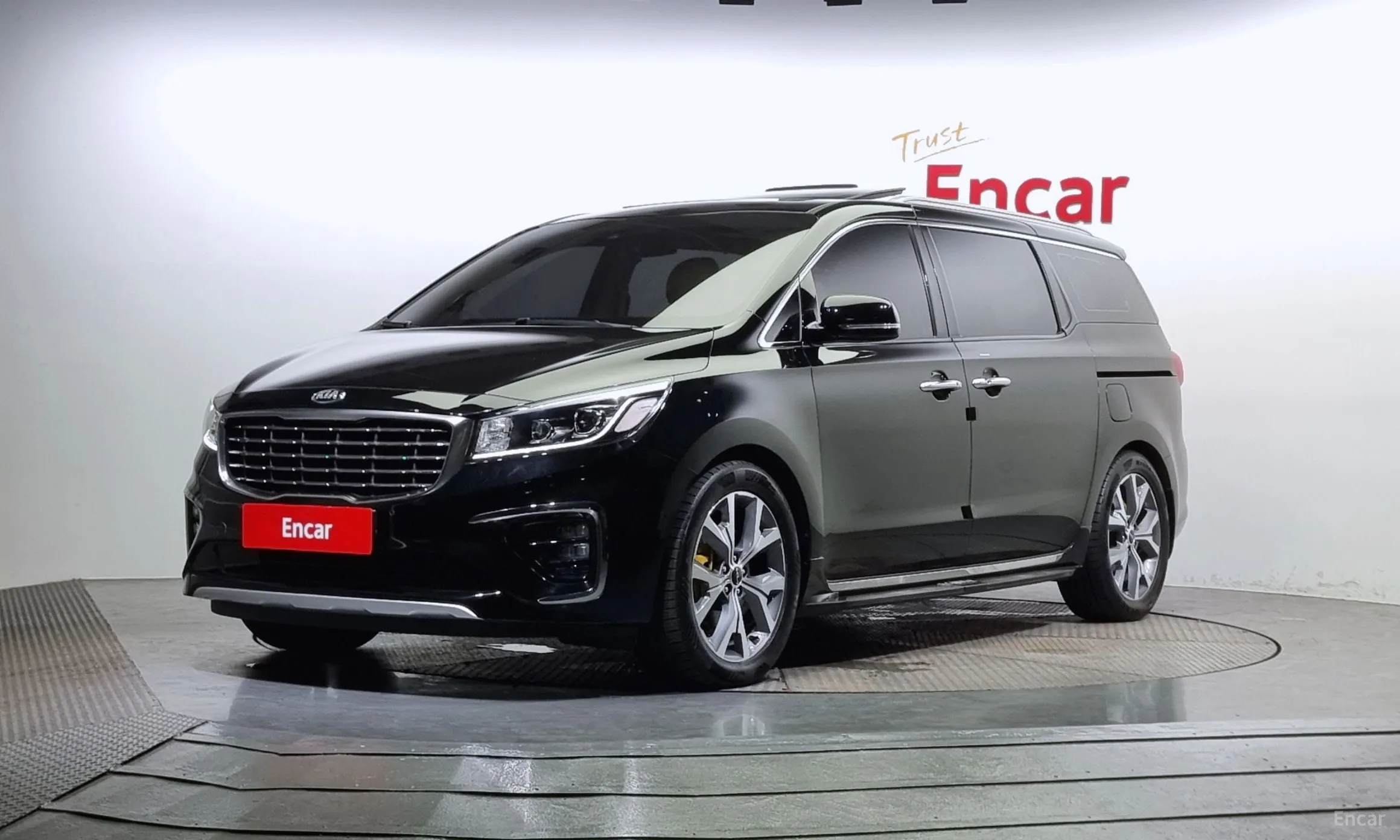 Kia Carnival превью 2