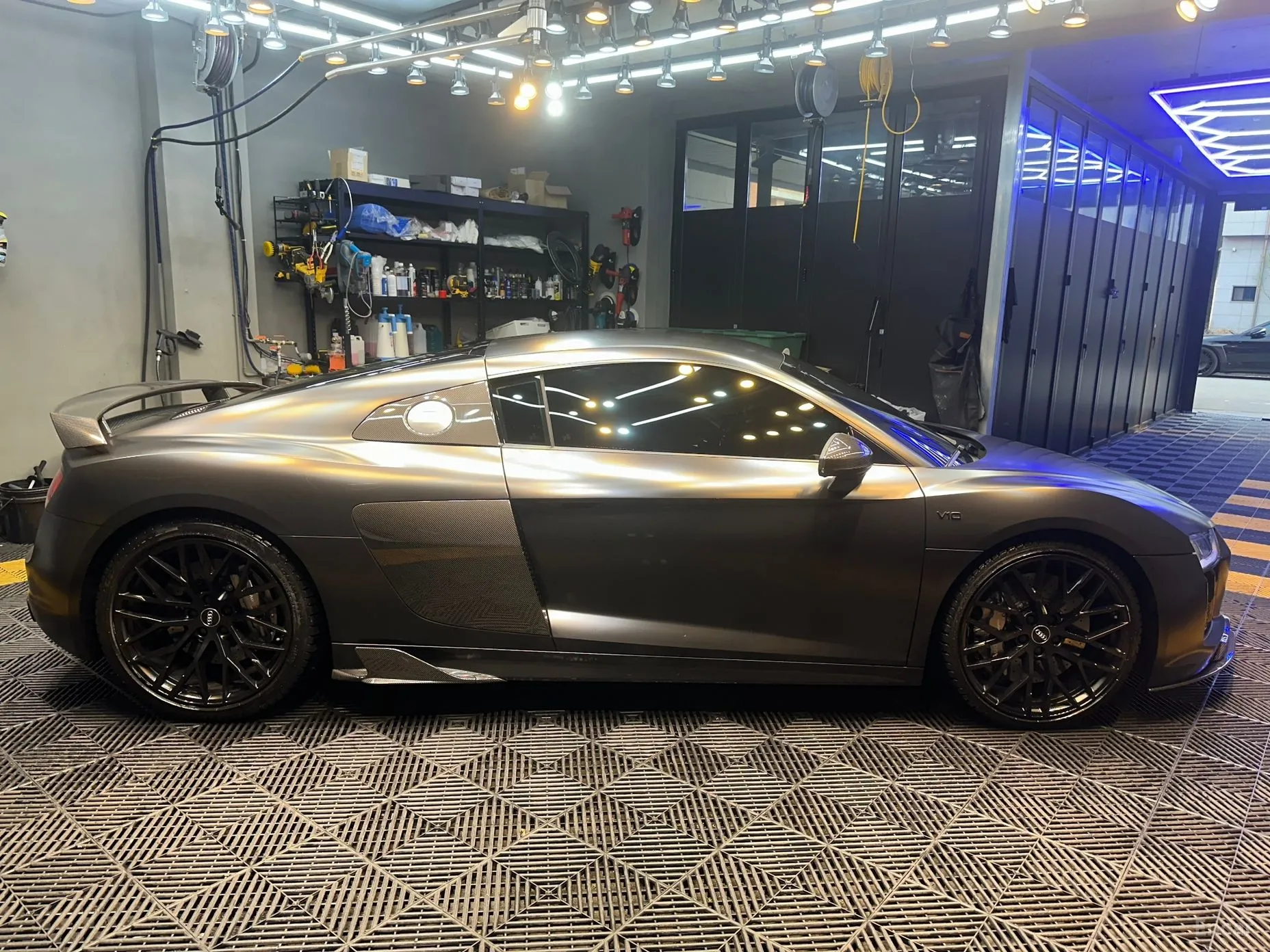 Audi R8 (4S) превью 3