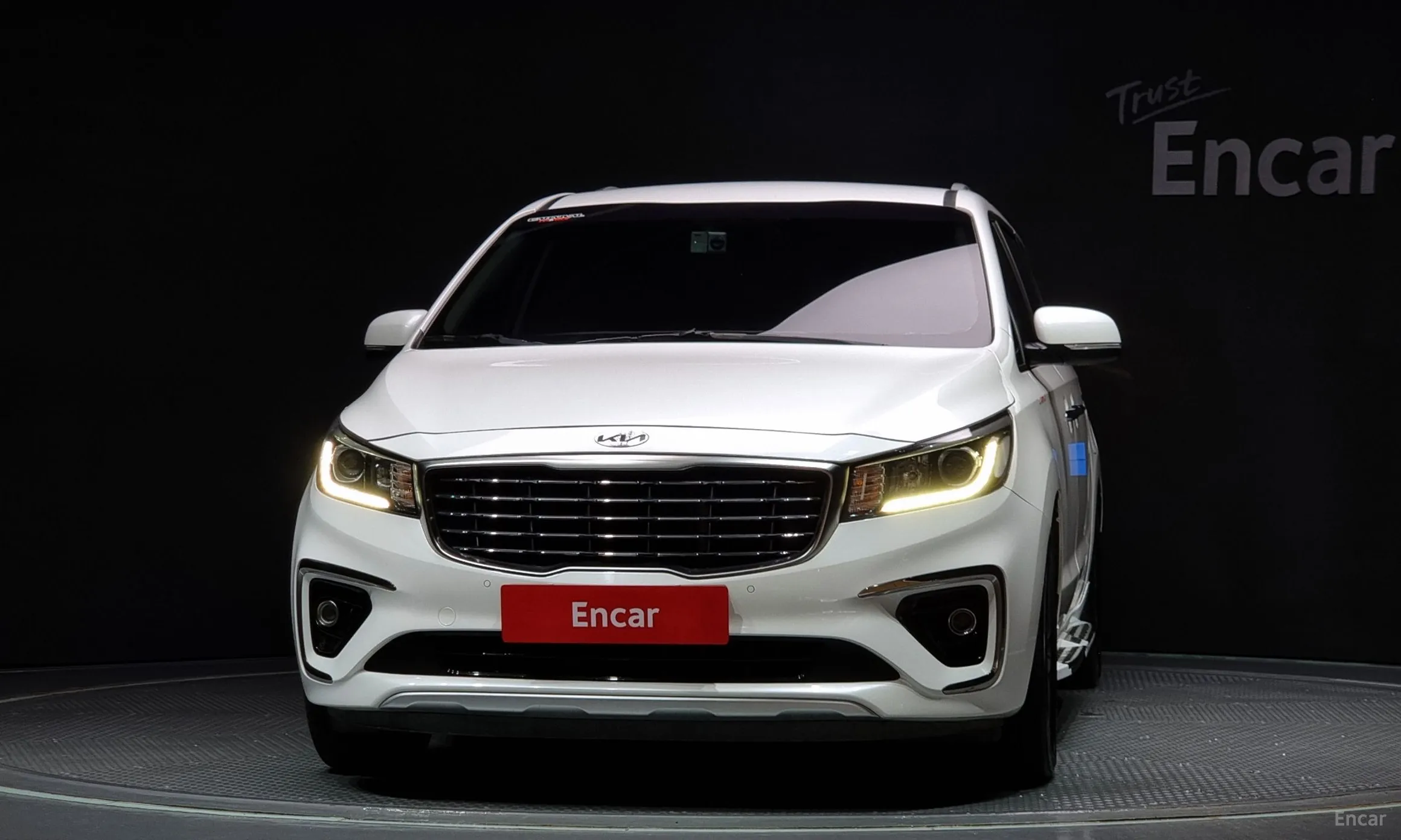 Kia Carnival превью 2
