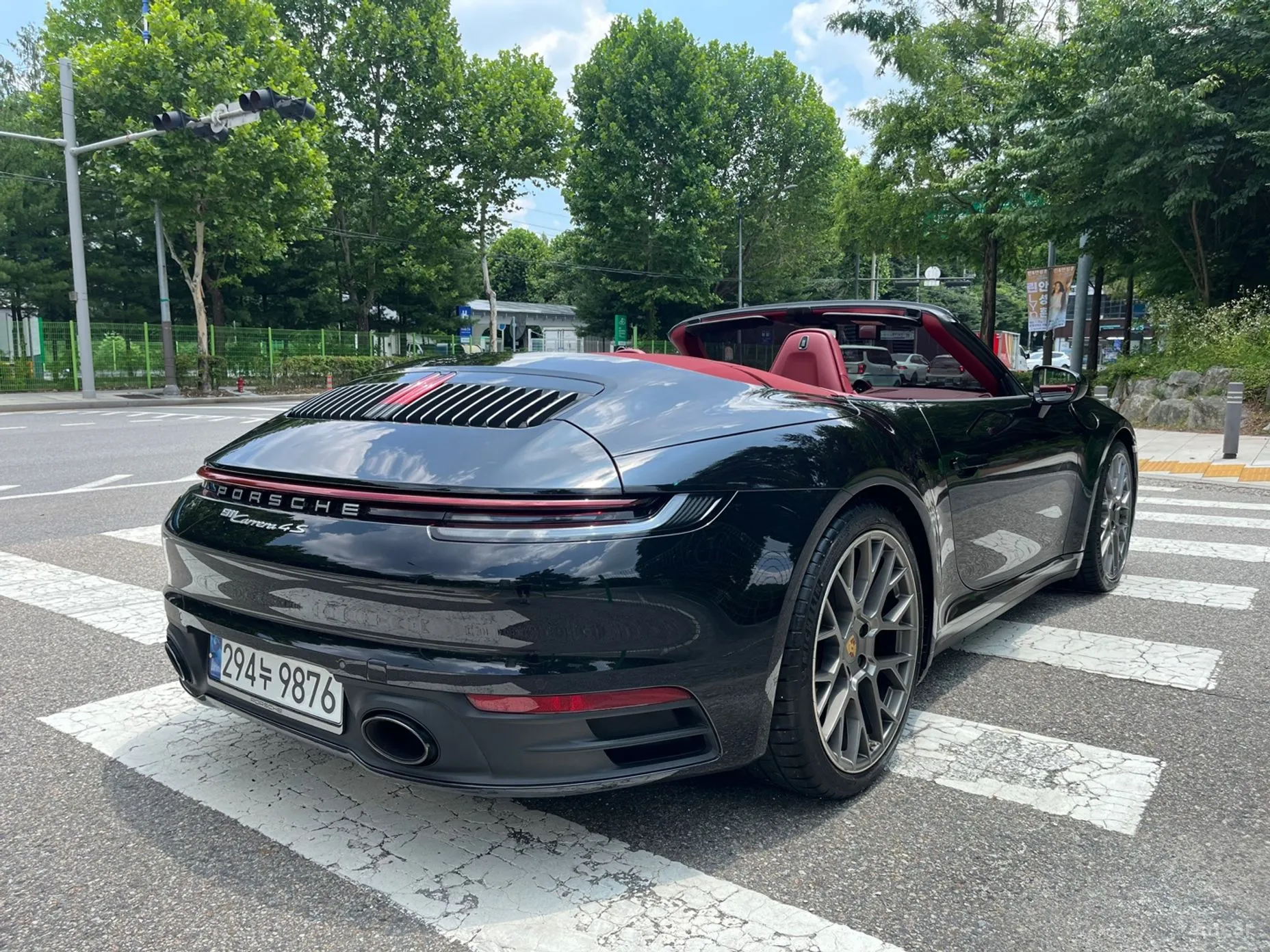Porsche 911 (992) превью 4