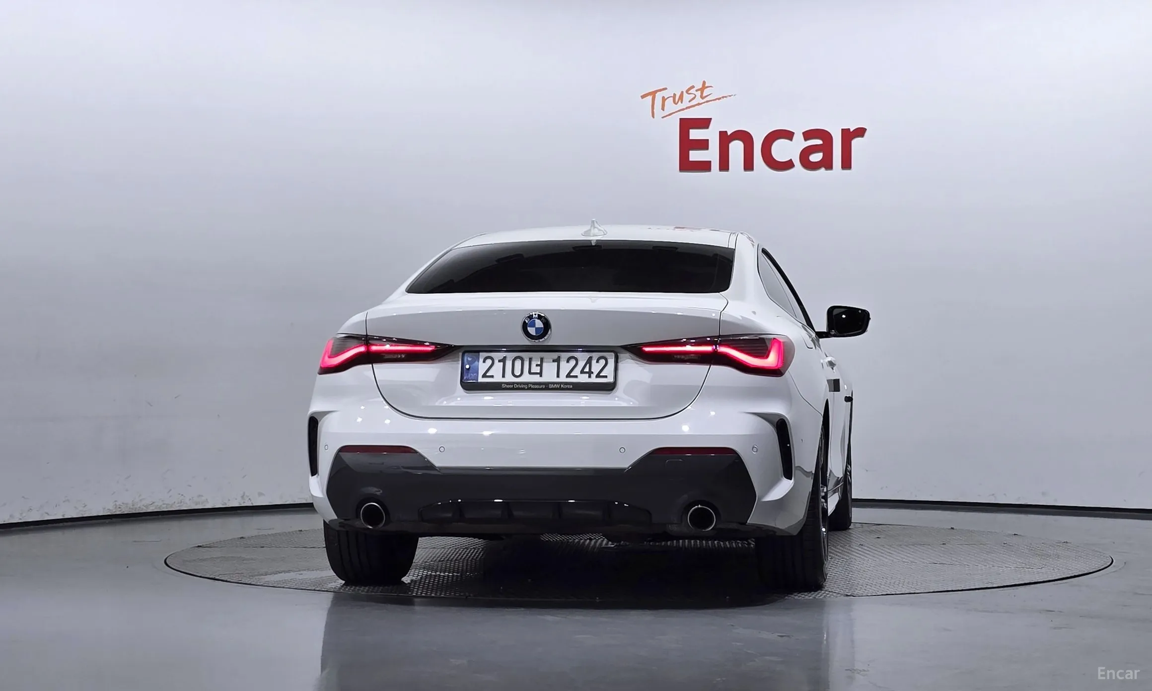 BMW Series 4 (G22) превью 3