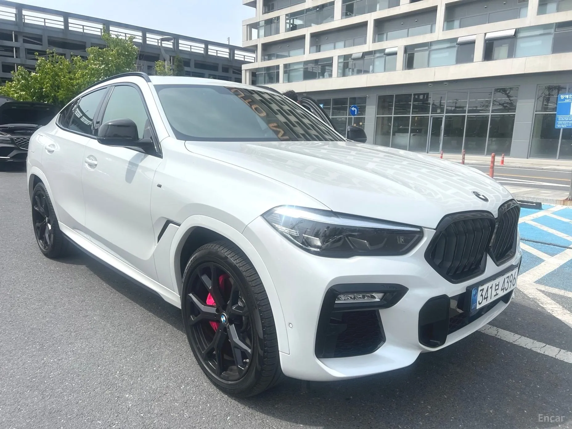 X6 (G06)