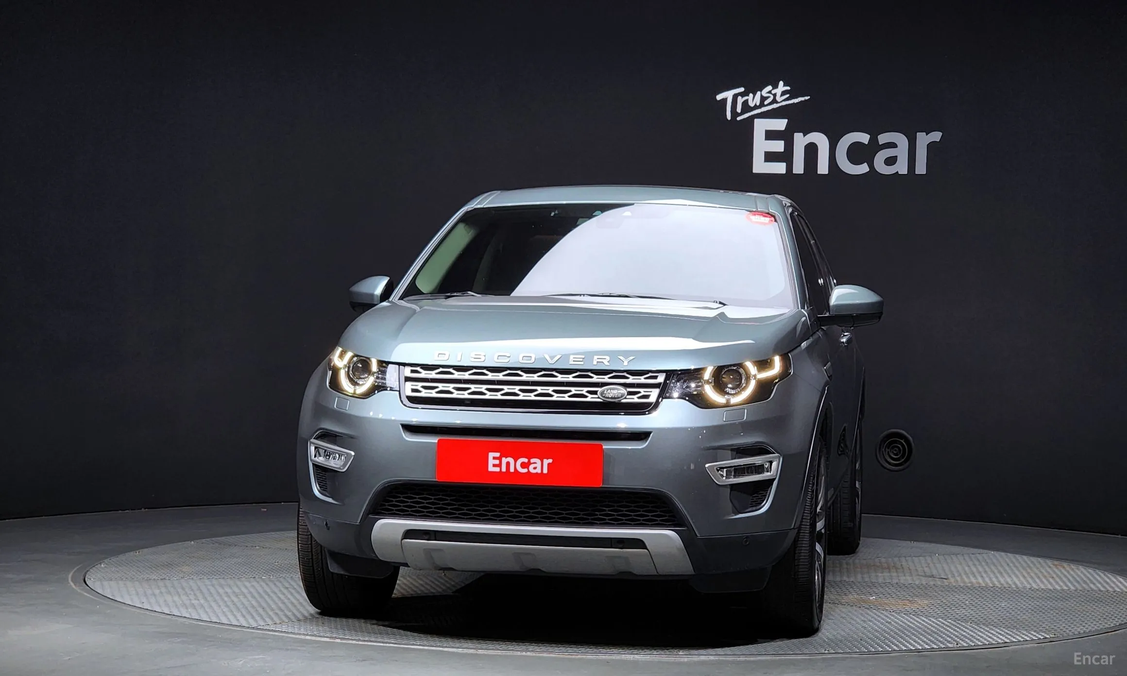Land Rover Discovery Sports превью 2