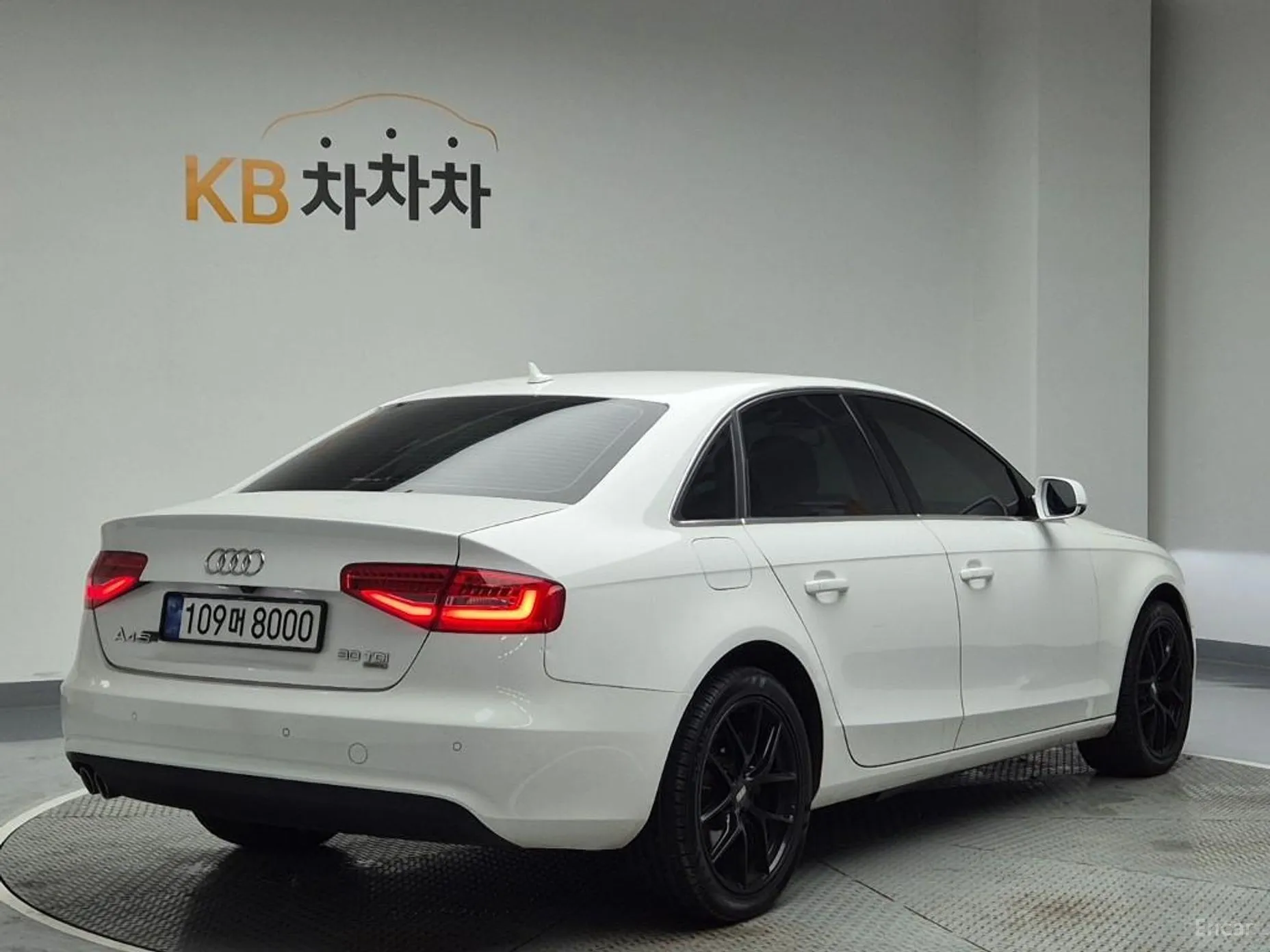 Audi New A4 превью 3