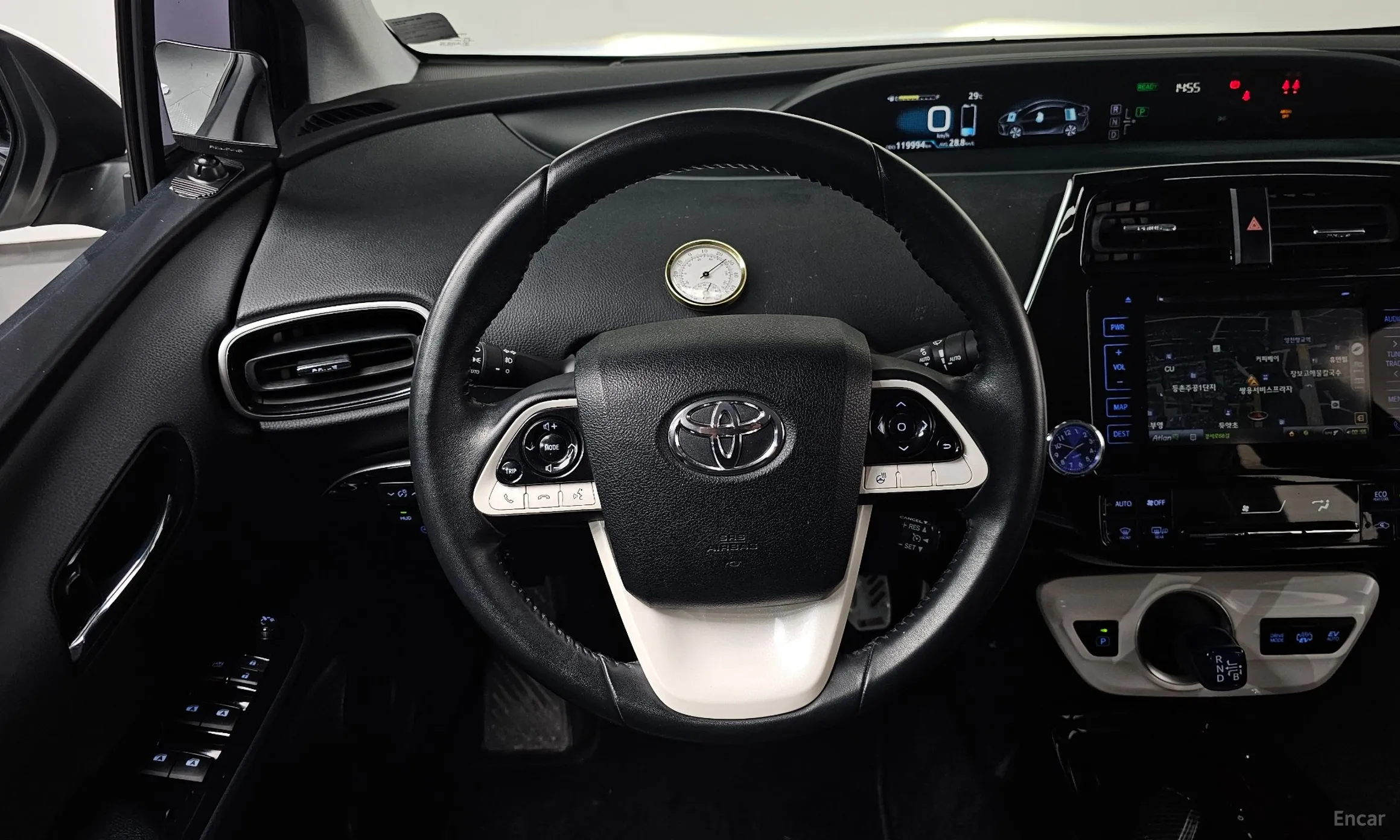 Toyota Prius Prime превью 13