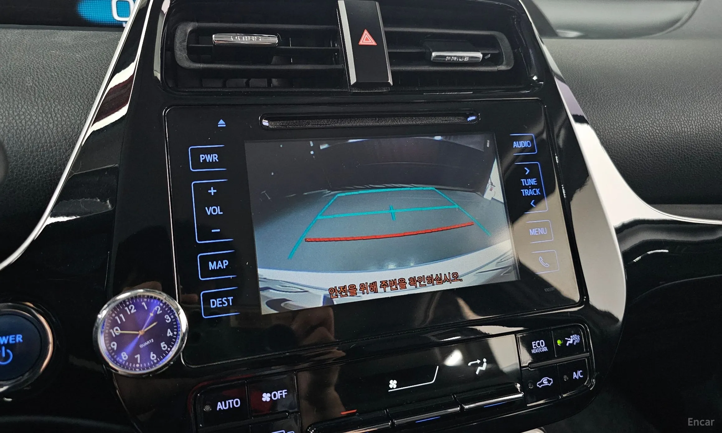 Toyota Prius Prime превью 16