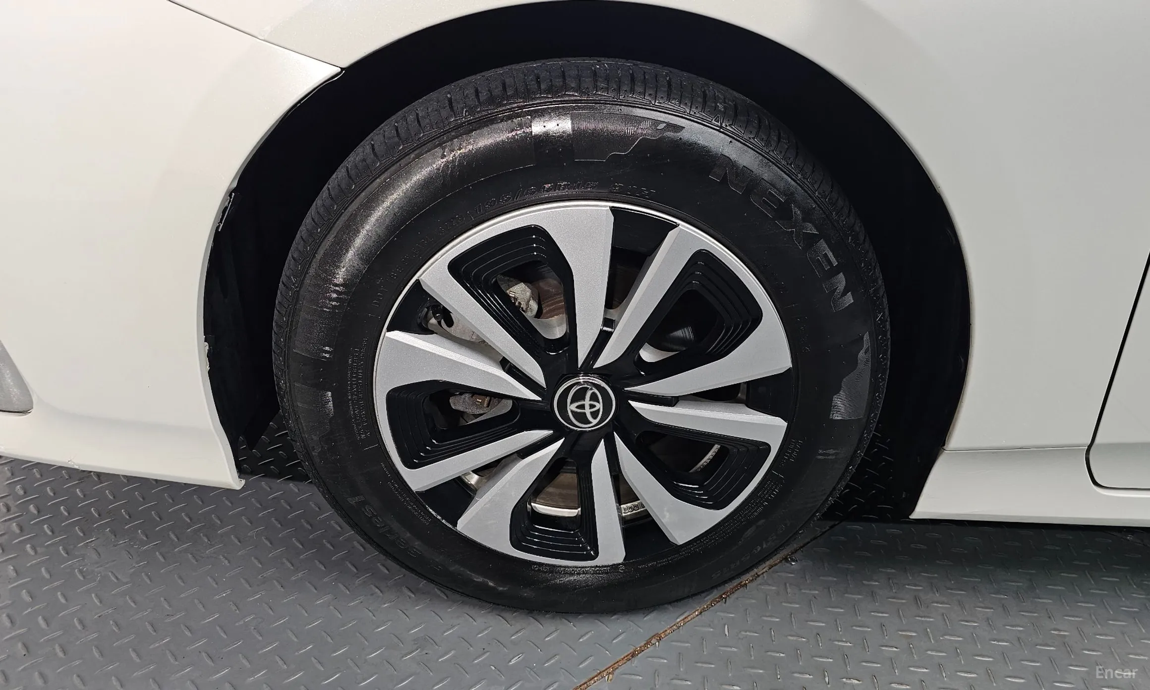 Toyota Prius Prime превью 5
