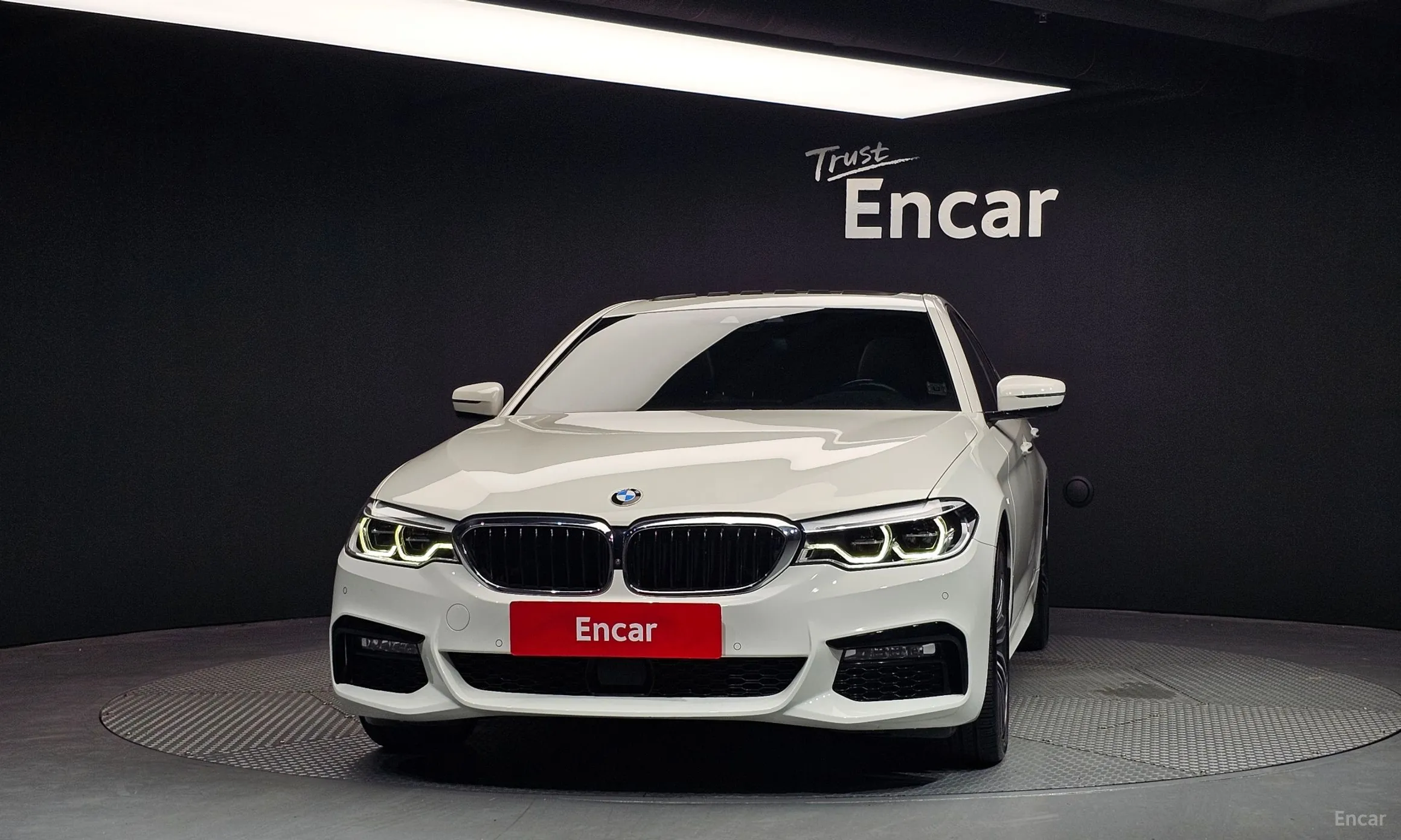 BMW 5 Series (G30) превью 2