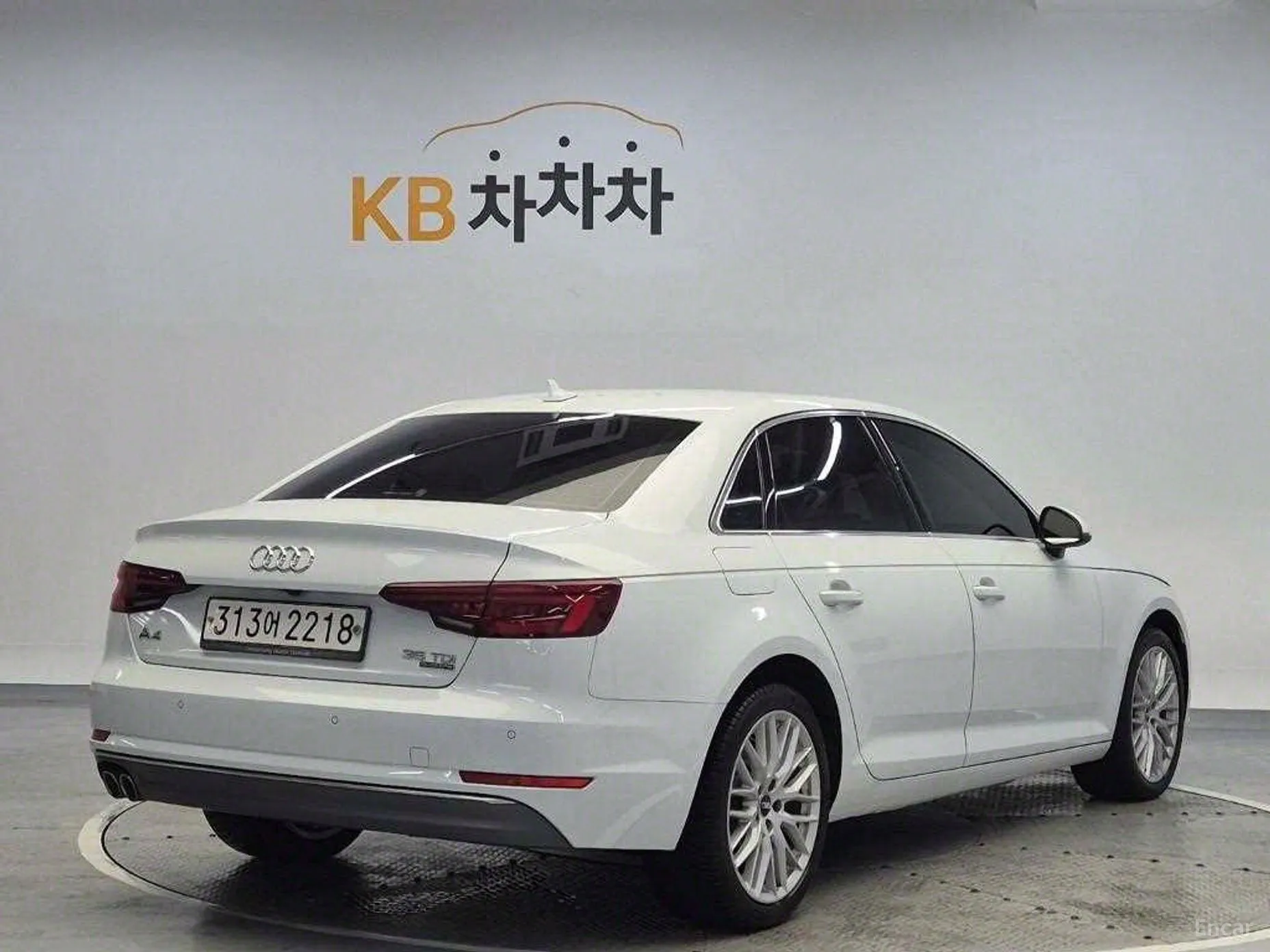 Audi A4 (B9) превью 3