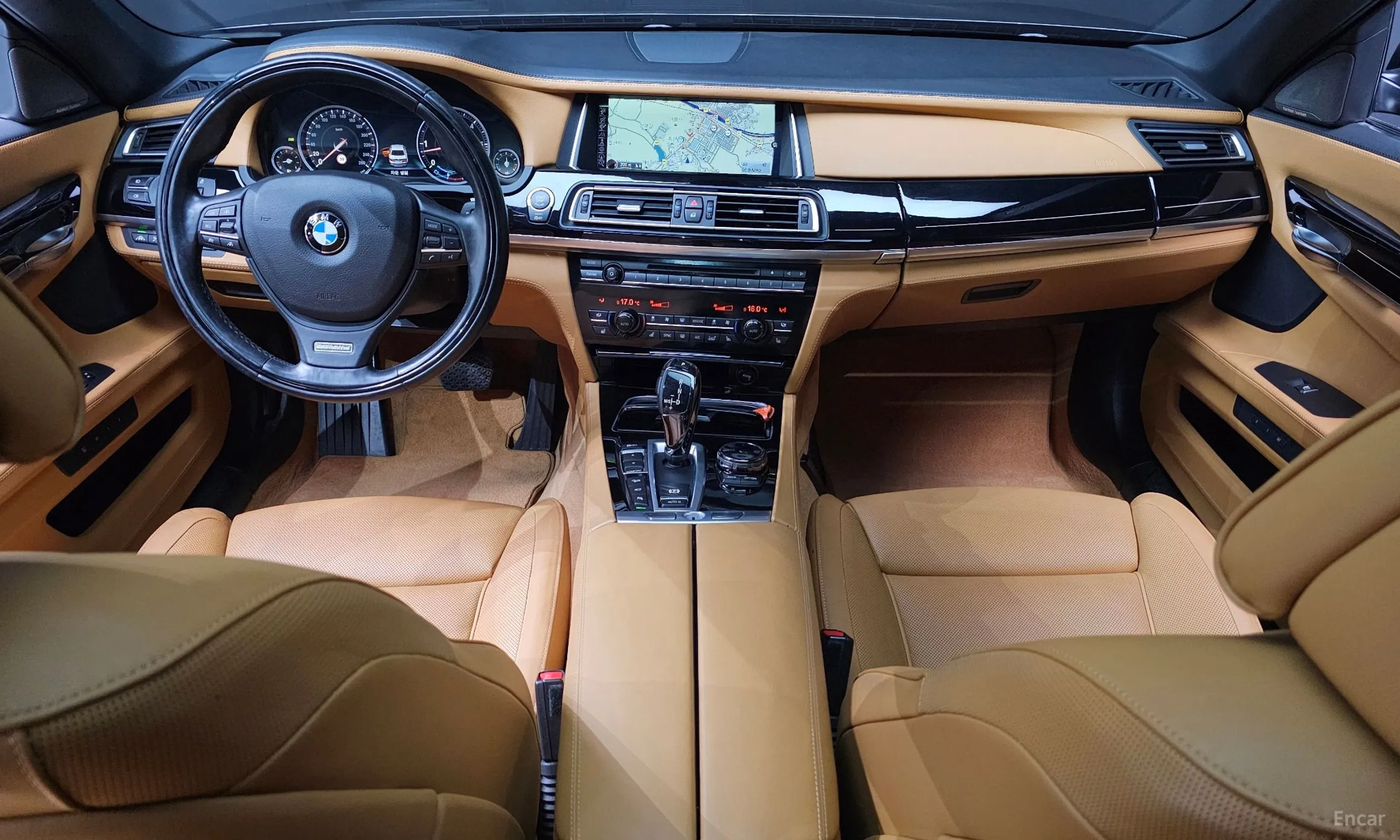 BMW 7 Series (F01) превью 4