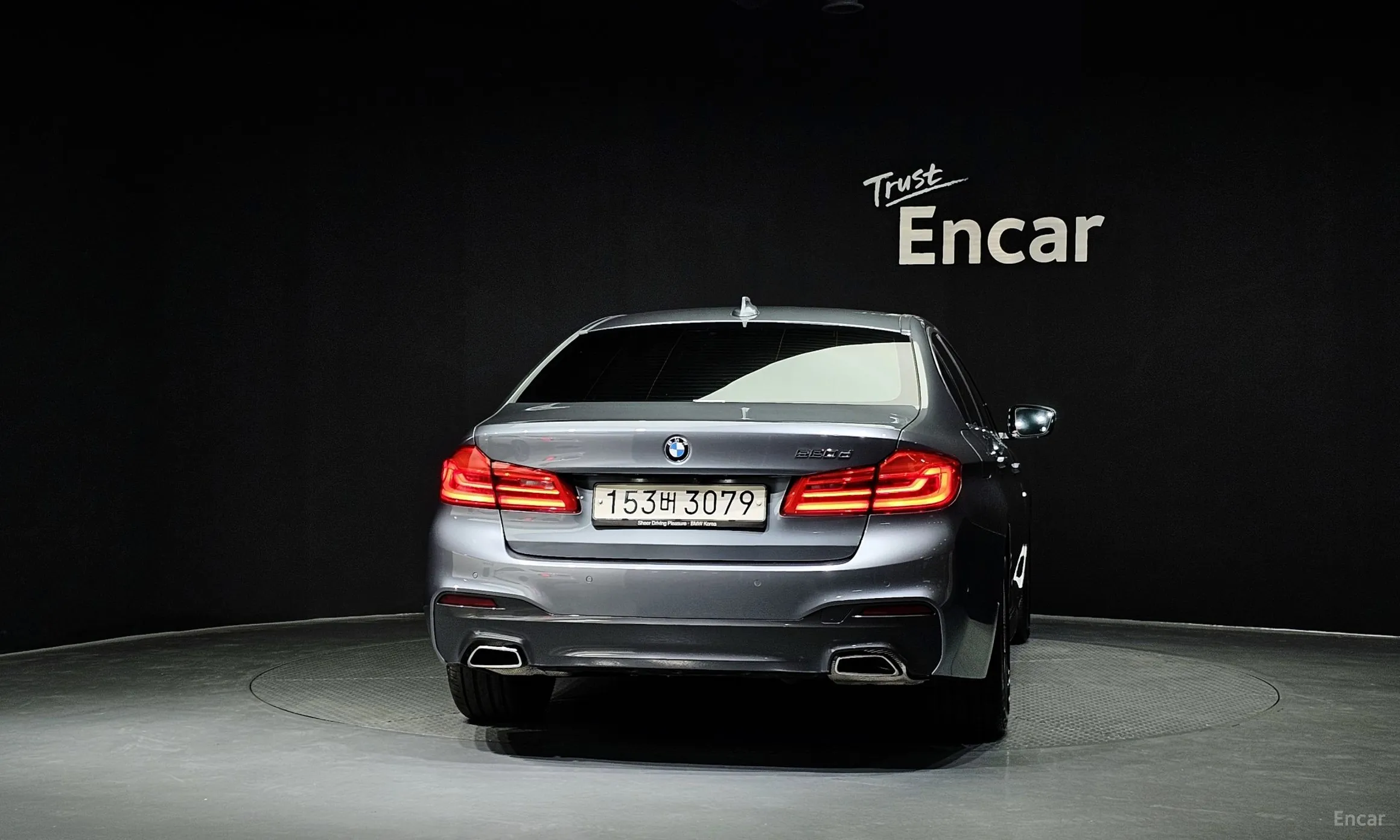 BMW 5 Series (G30) превью 3
