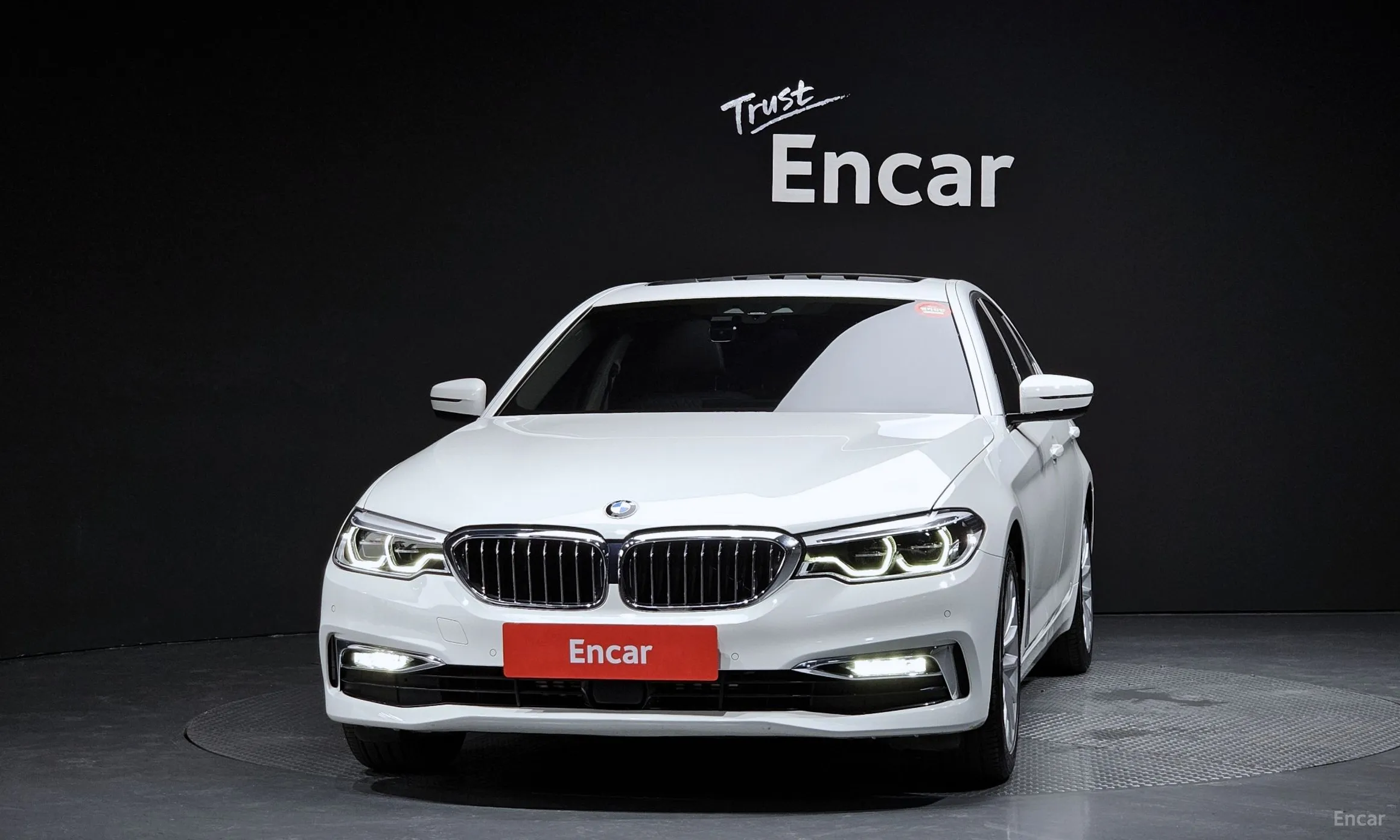 BMW 5 Series (G30) превью 2