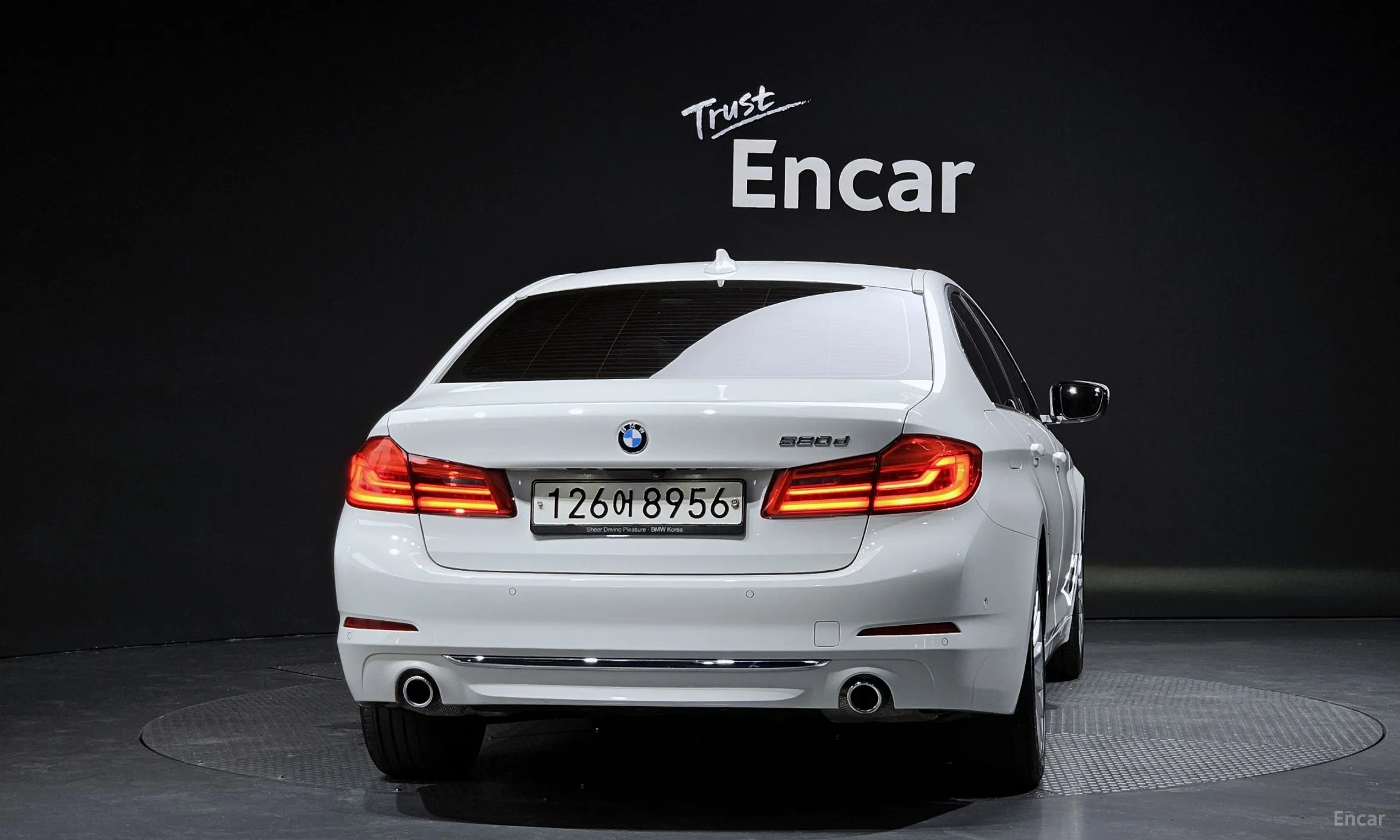 BMW 5 Series (G30) превью 3