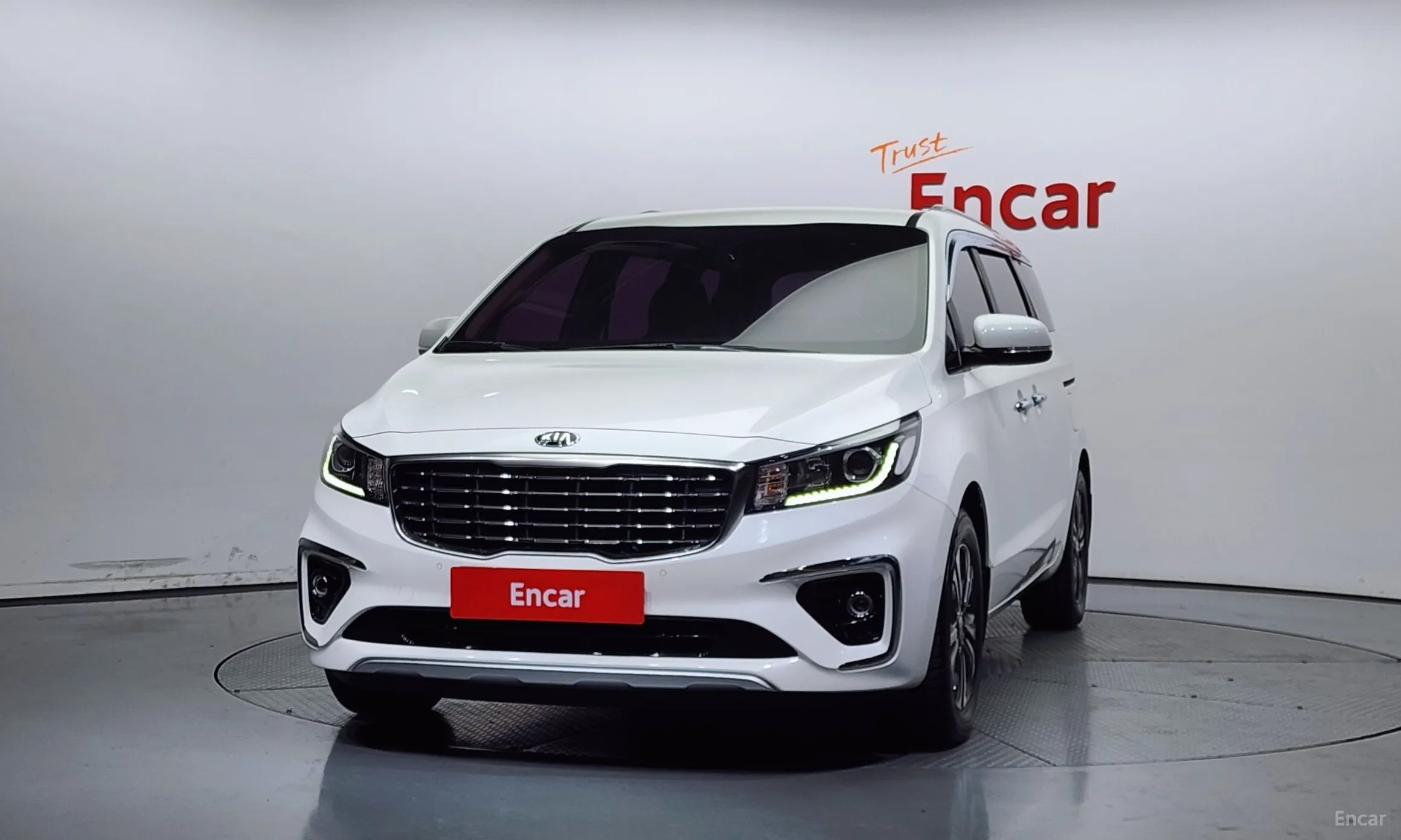Kia Carnival превью 2