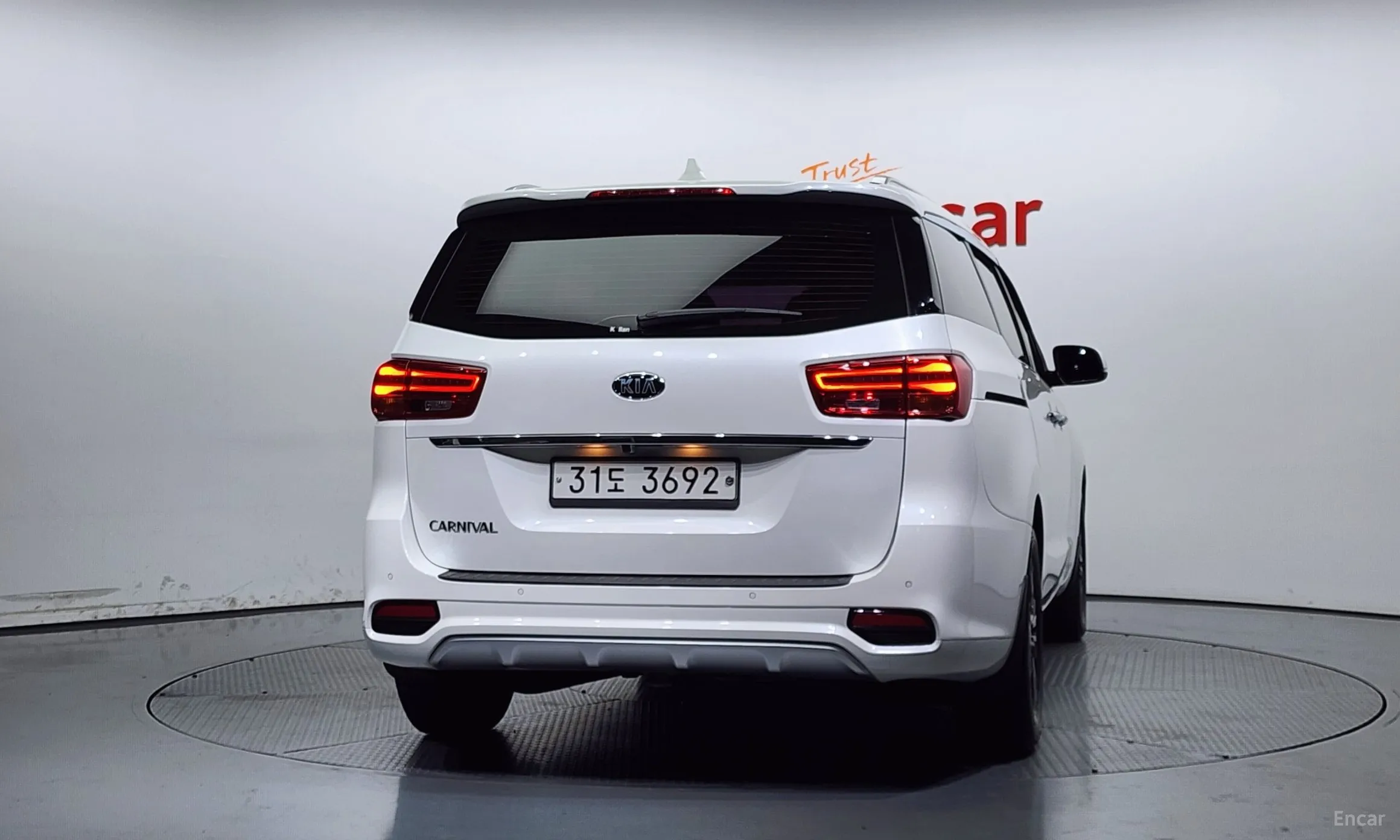 Kia Carnival превью 3