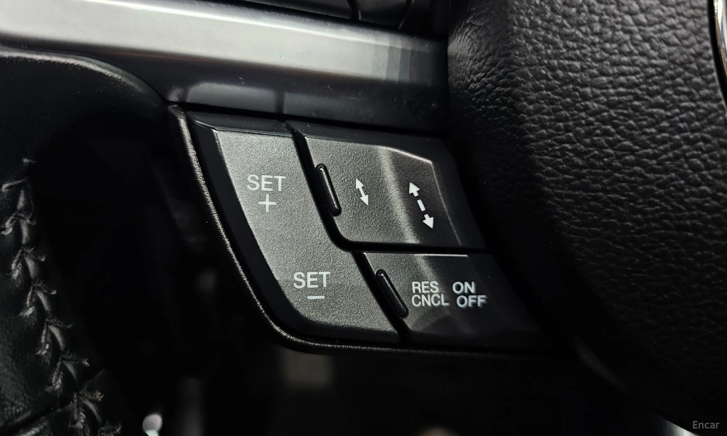Ford Mustang превью 17