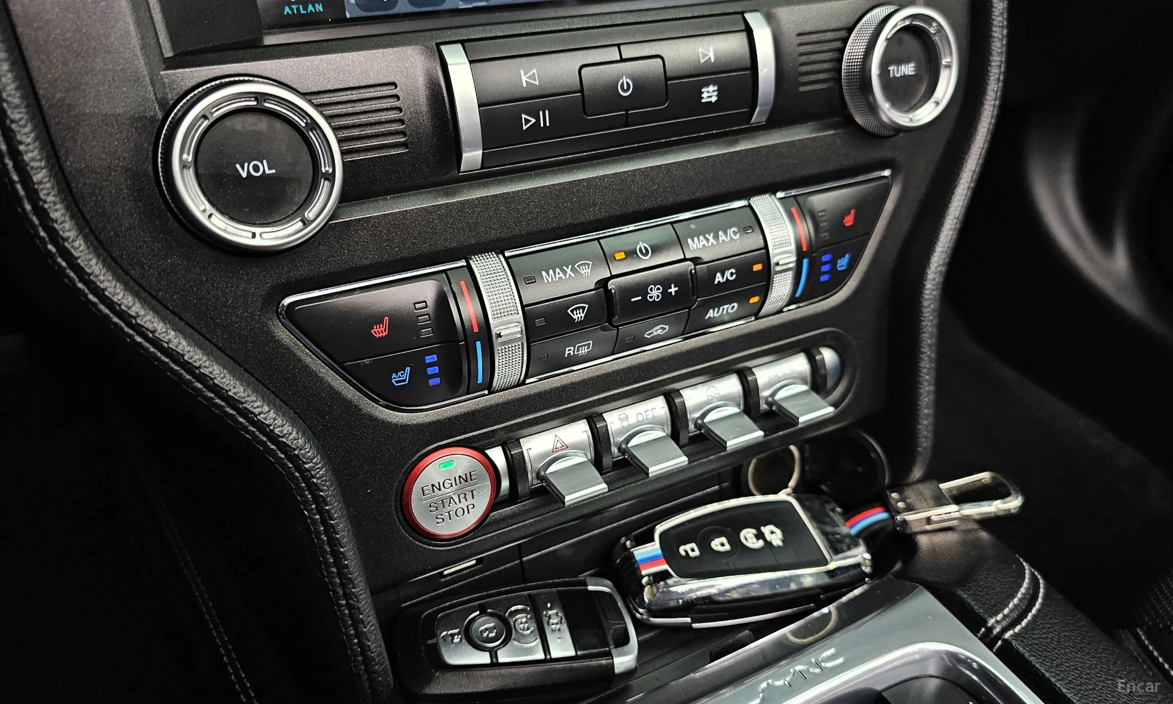 Ford Mustang превью 18