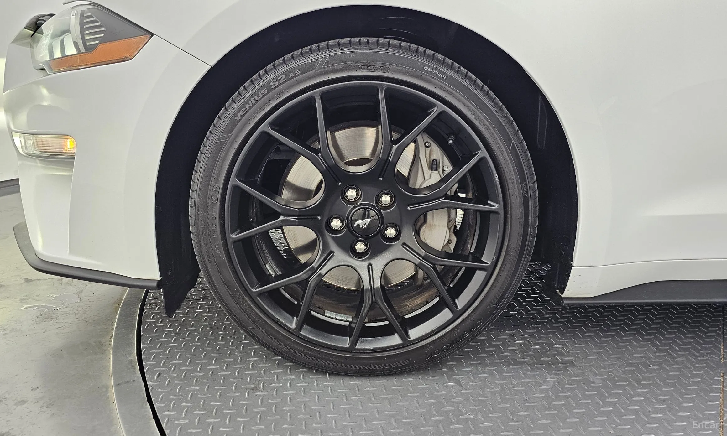 Ford Mustang превью 5