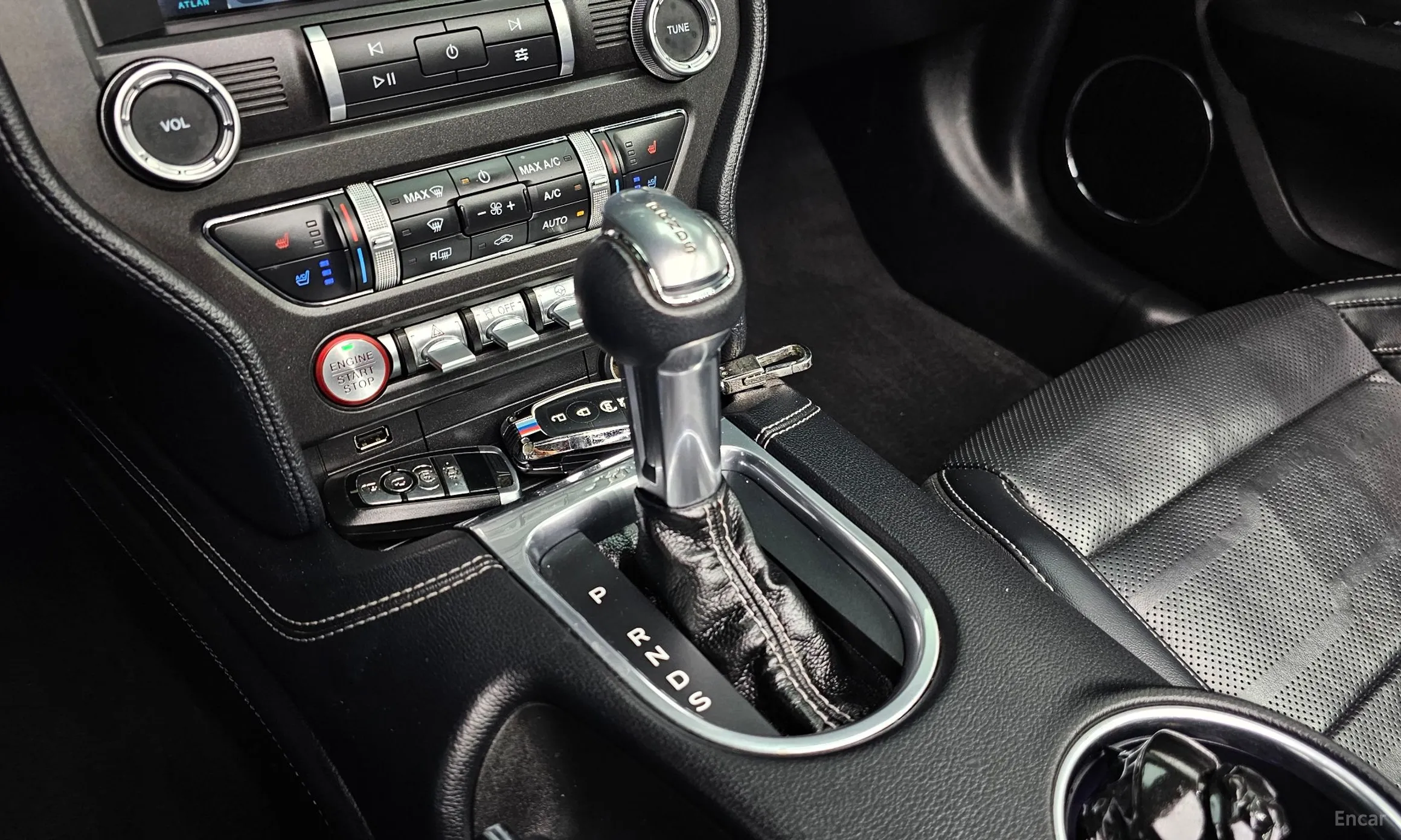Ford Mustang превью 9