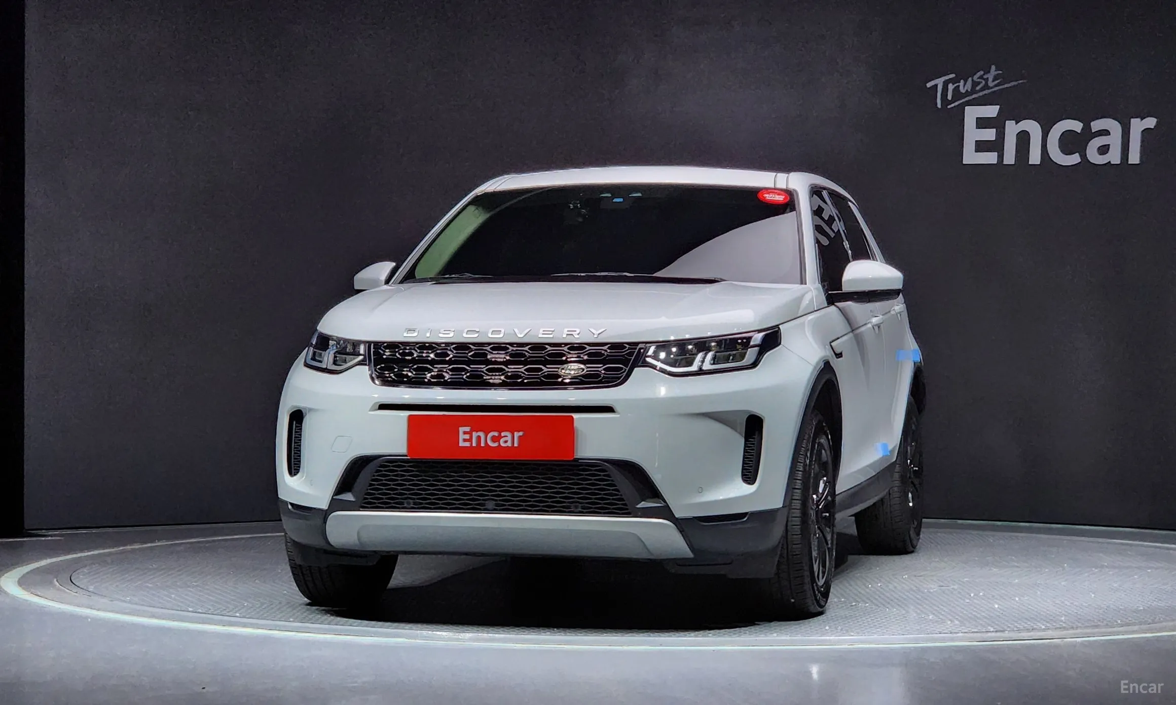 Land Rover Discovery Sports превью 2