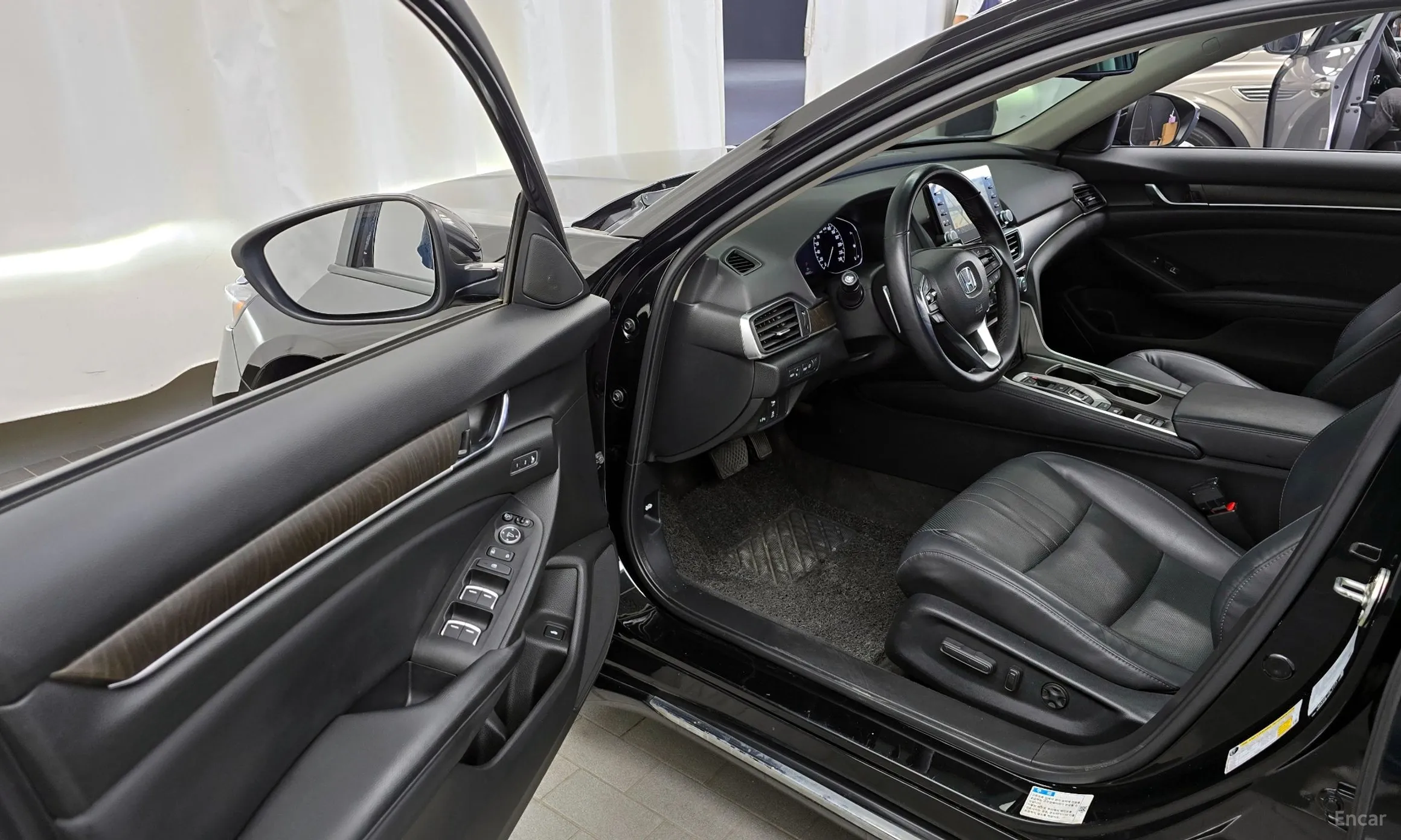 Honda Accord 10th Generation превью 10