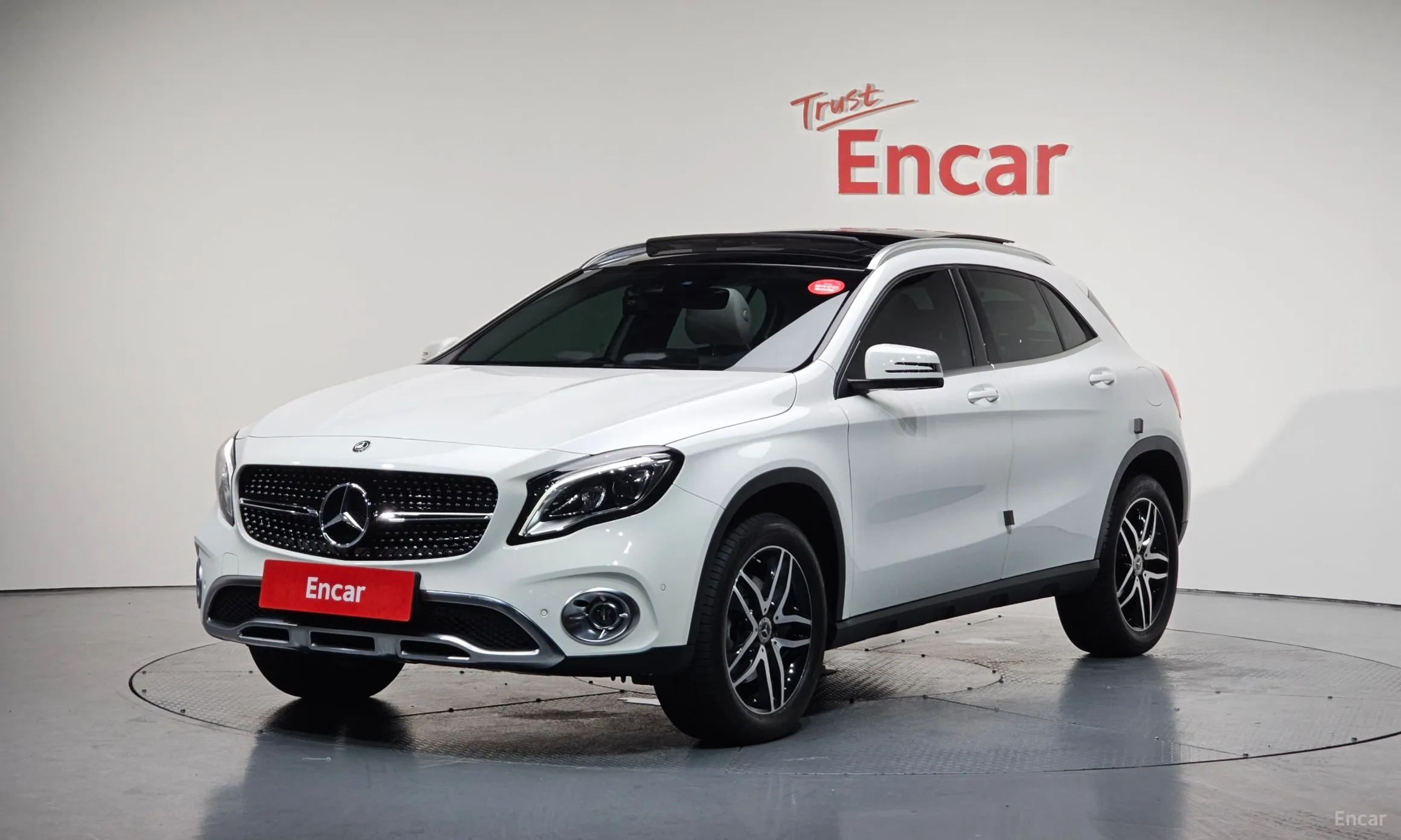 Mercedes Benz GLA-Class X156