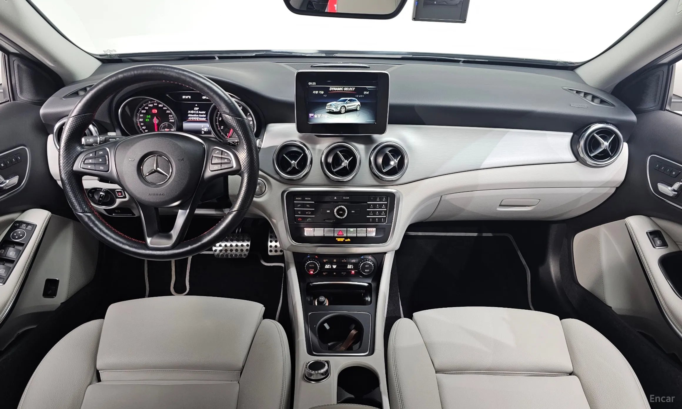 Mercedes Benz GLA-Class X156 превью 4