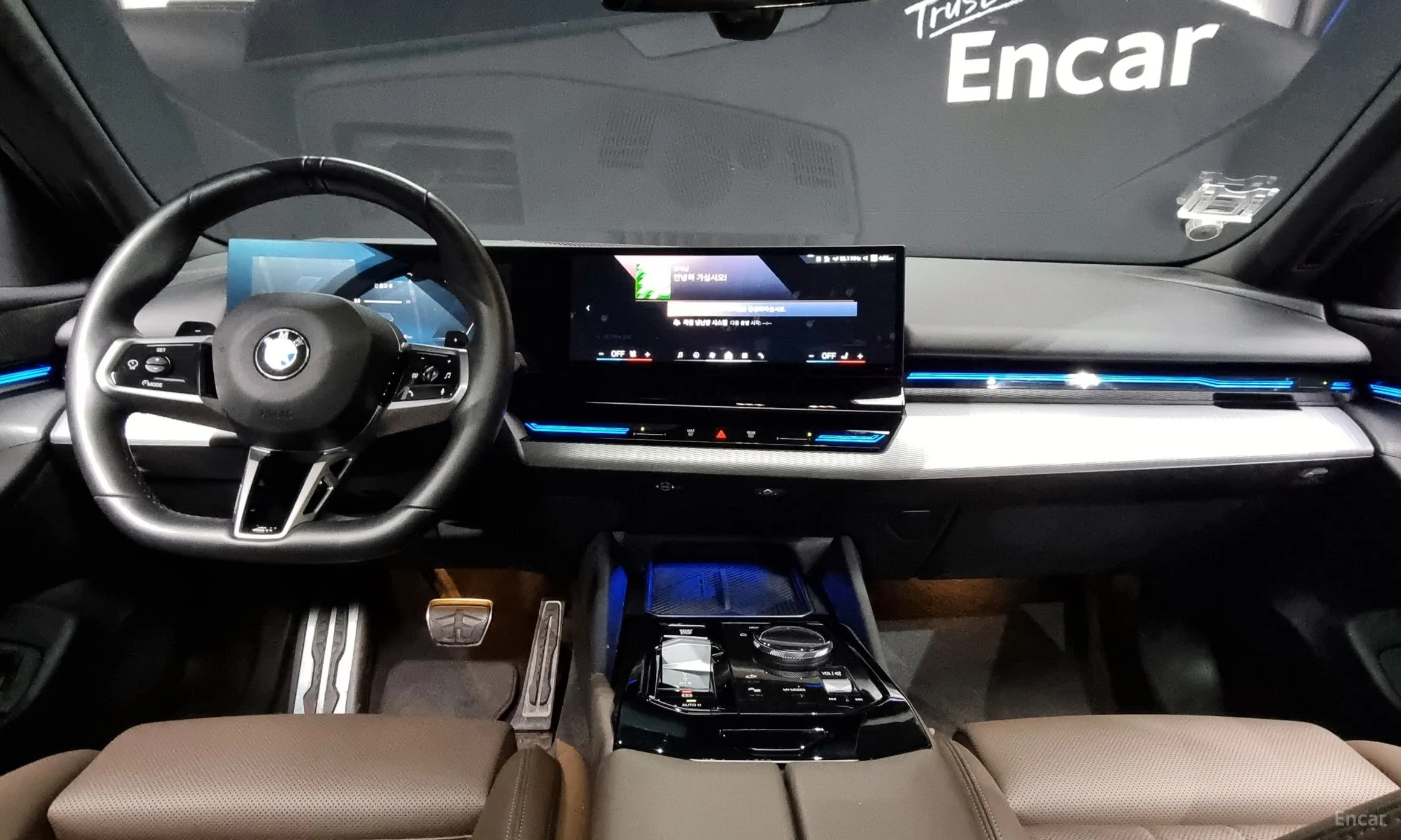 BMW 5 Series (G60) превью 4