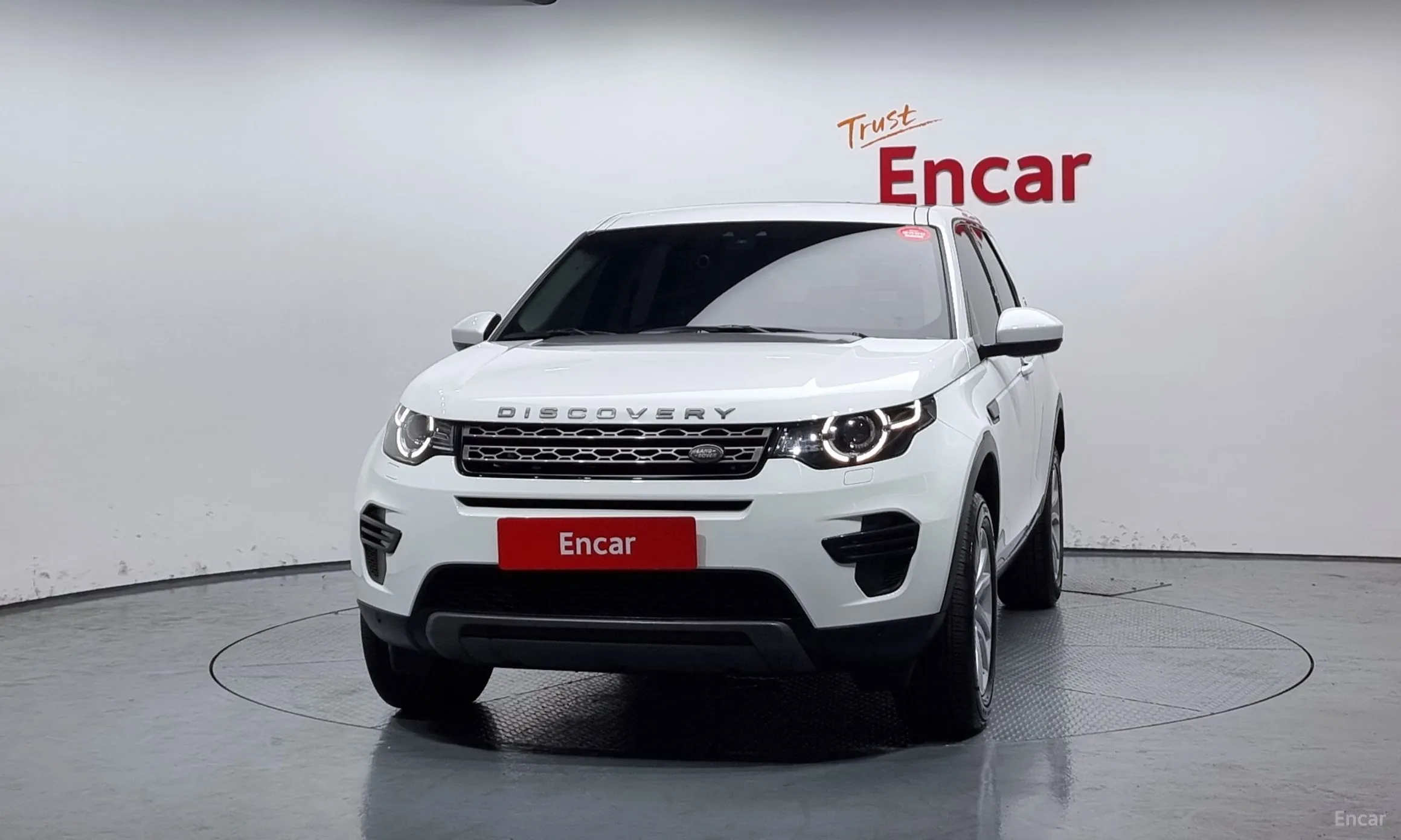 Land Rover Discovery Sports превью 2