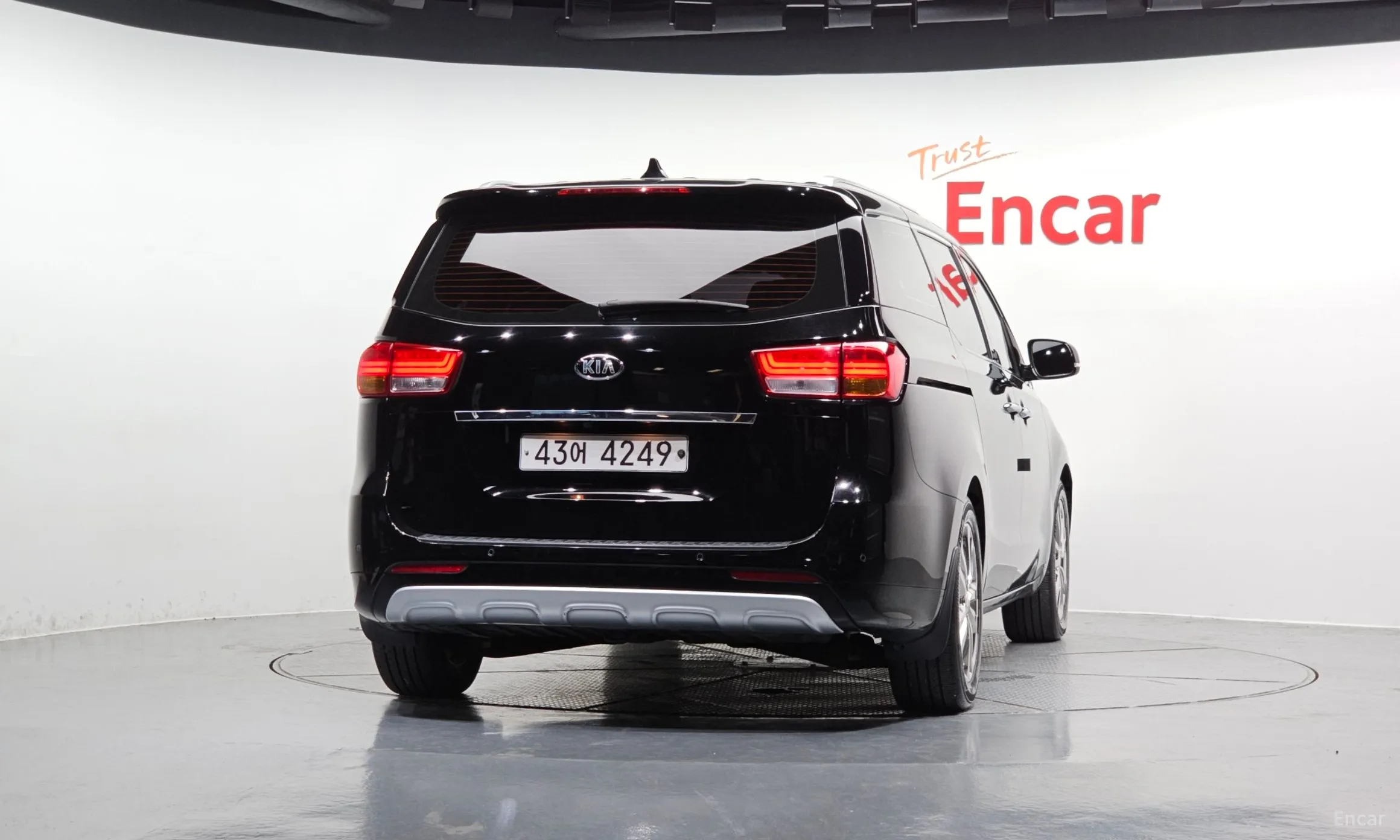Kia Carnival превью 3