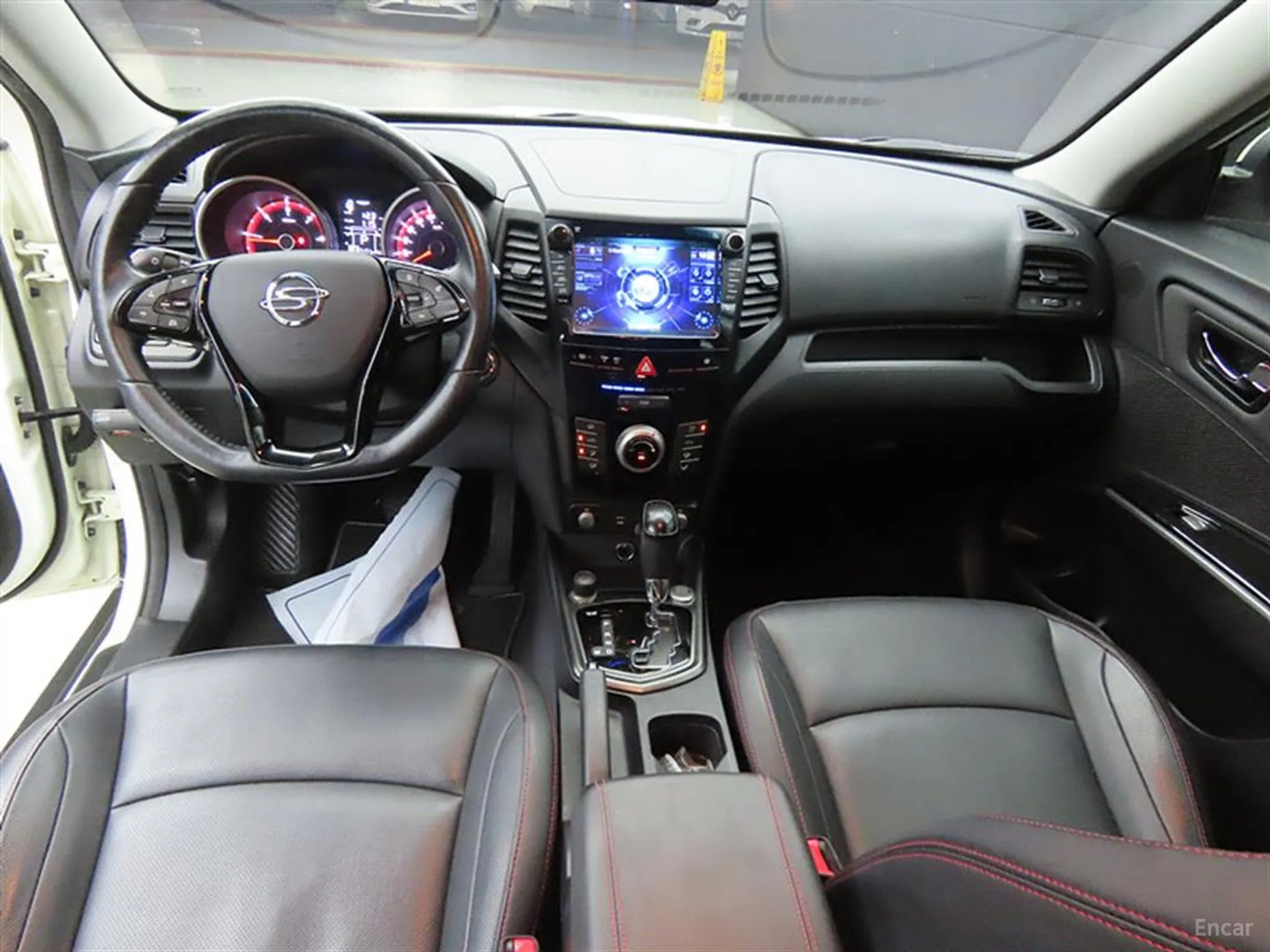 KG Mobility (SsangYong) Tivoli Air превью 4