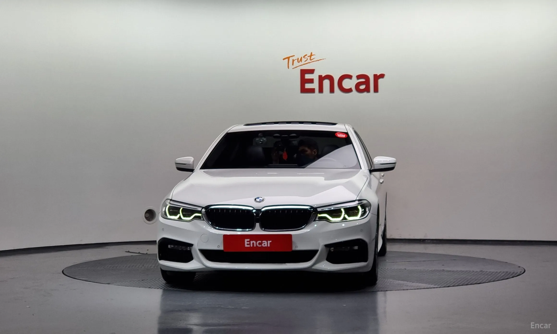 BMW 5 Series (G30) превью 2