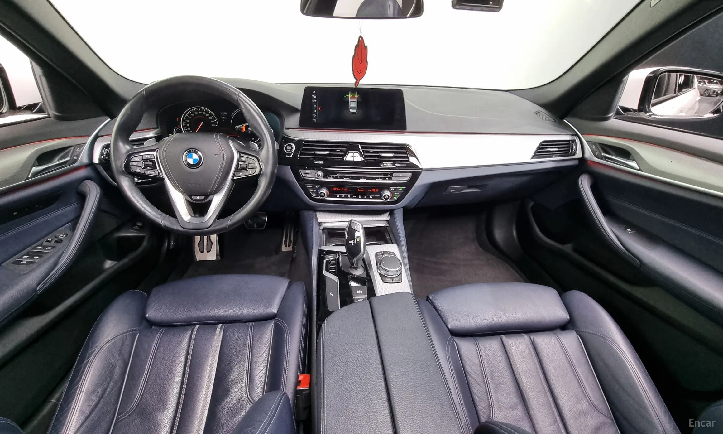 BMW 5 Series (G30) превью 4