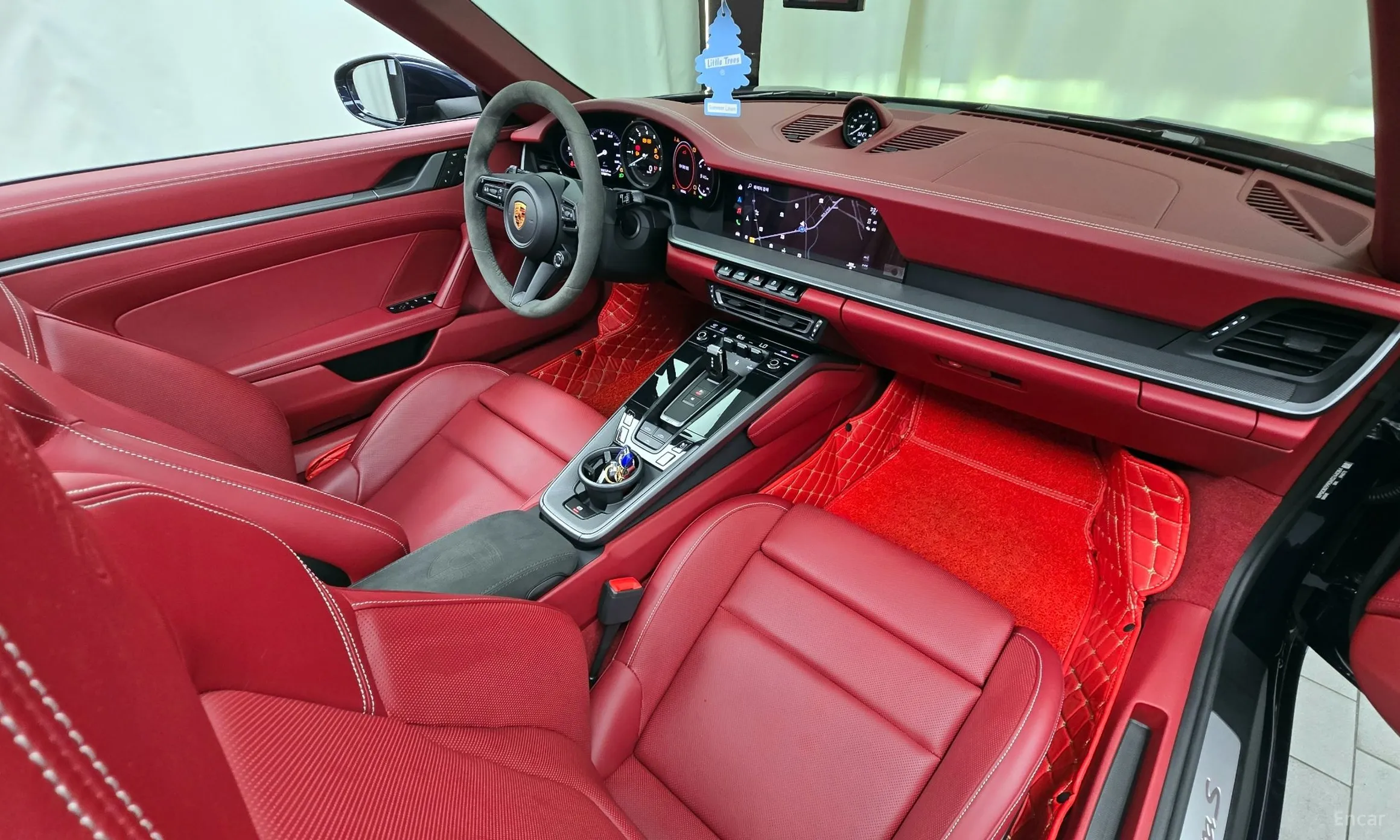 Porsche 911 (992) превью 4