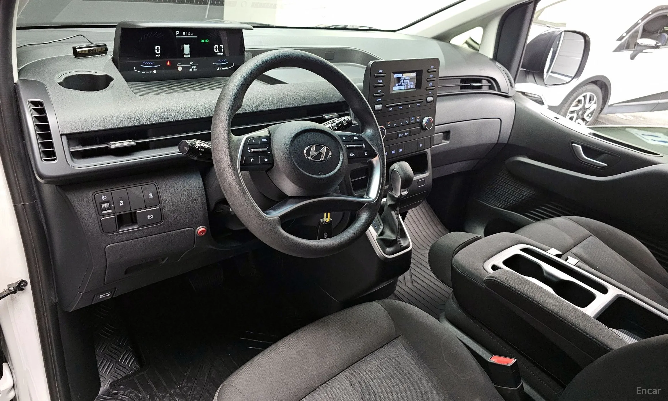 Hyundai Staria превью 4