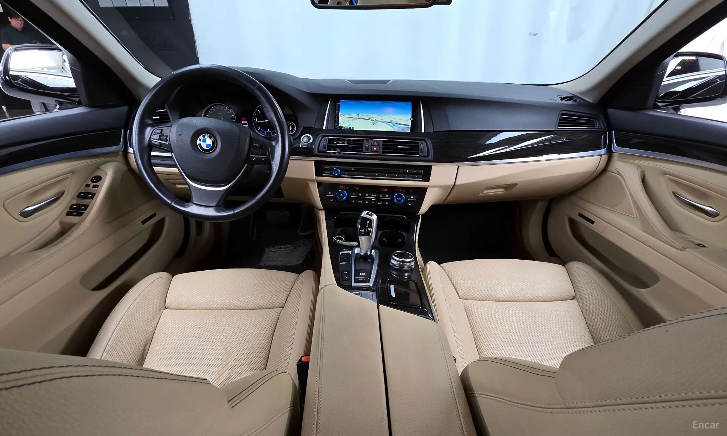 BMW 5 Series (F10) превью 4
