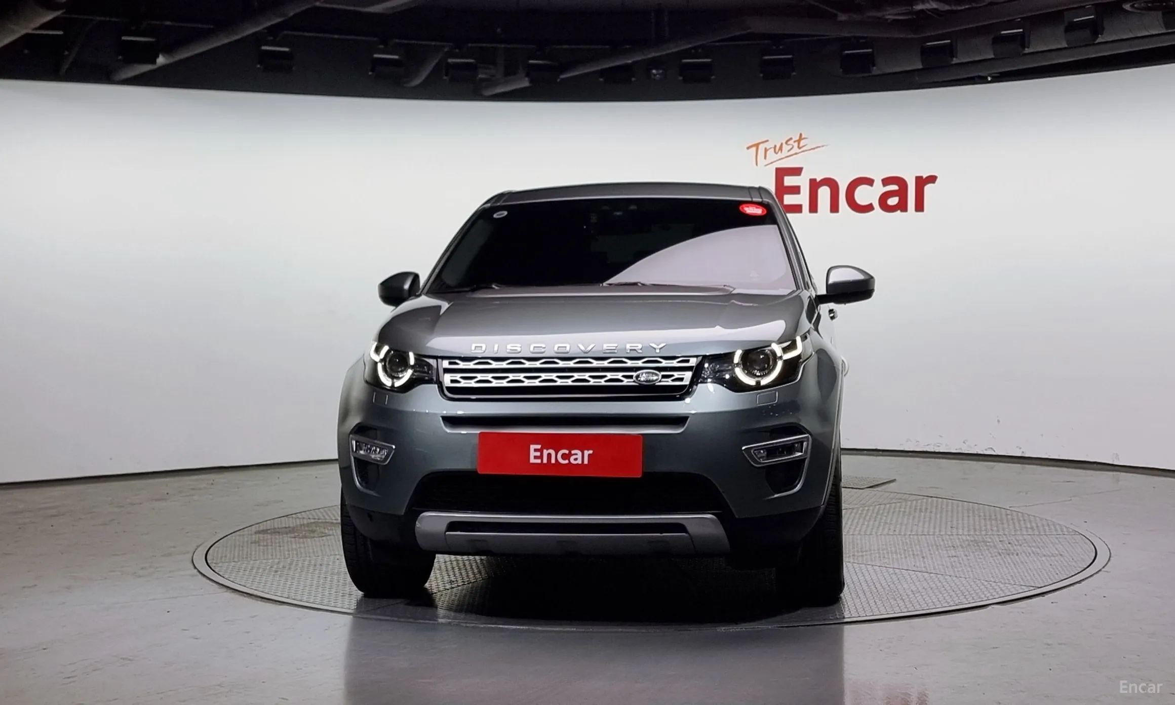 Land Rover Discovery Sports превью 2