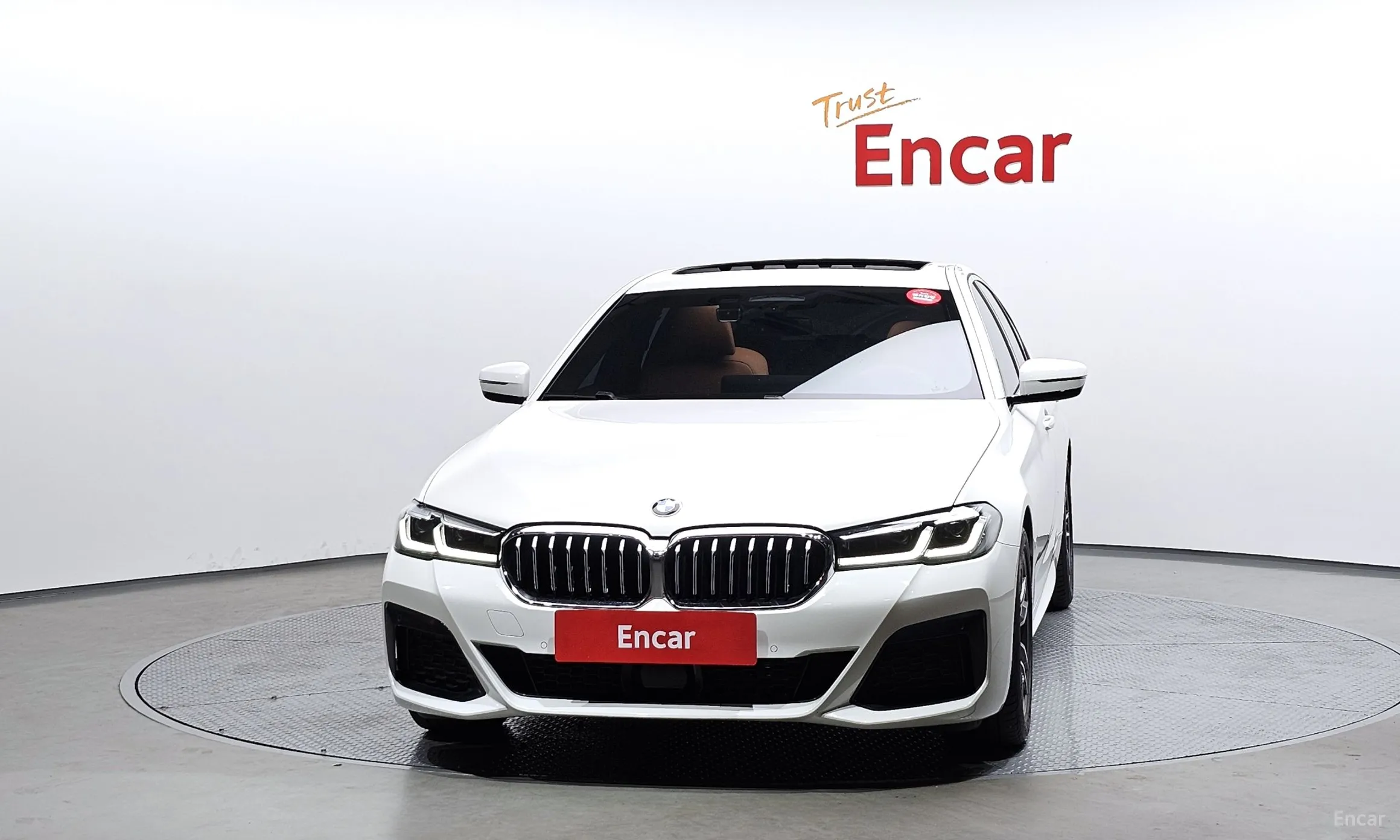 BMW 5 Series (G30) превью 2